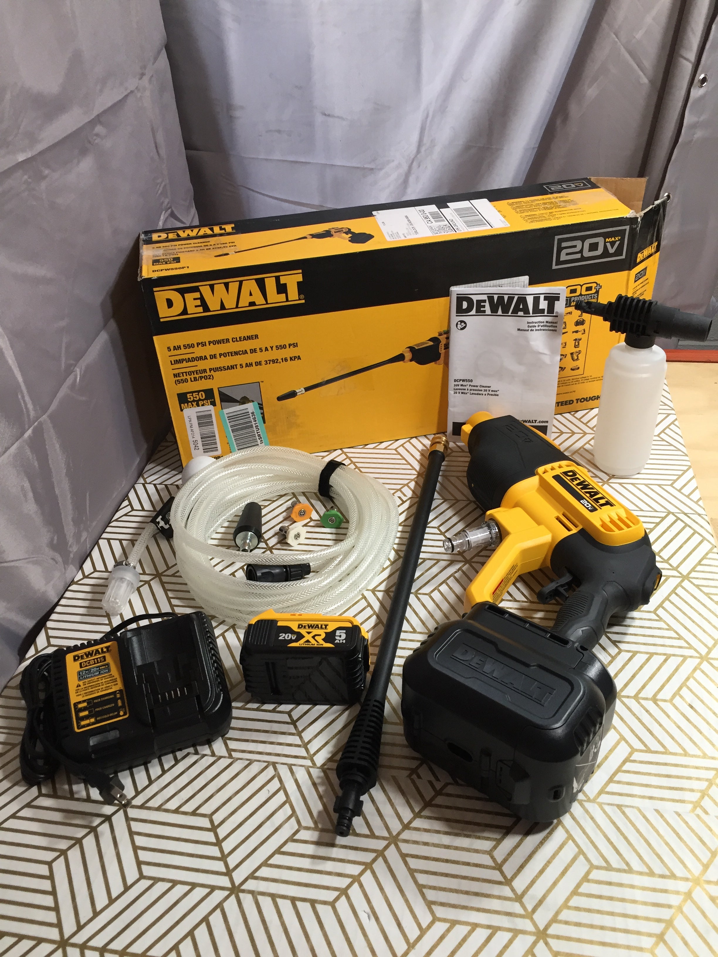 DEWALT Cordless Pressure Washer, Power Cleaner, 550-PSI (DCPW550P1) (8072591868142)