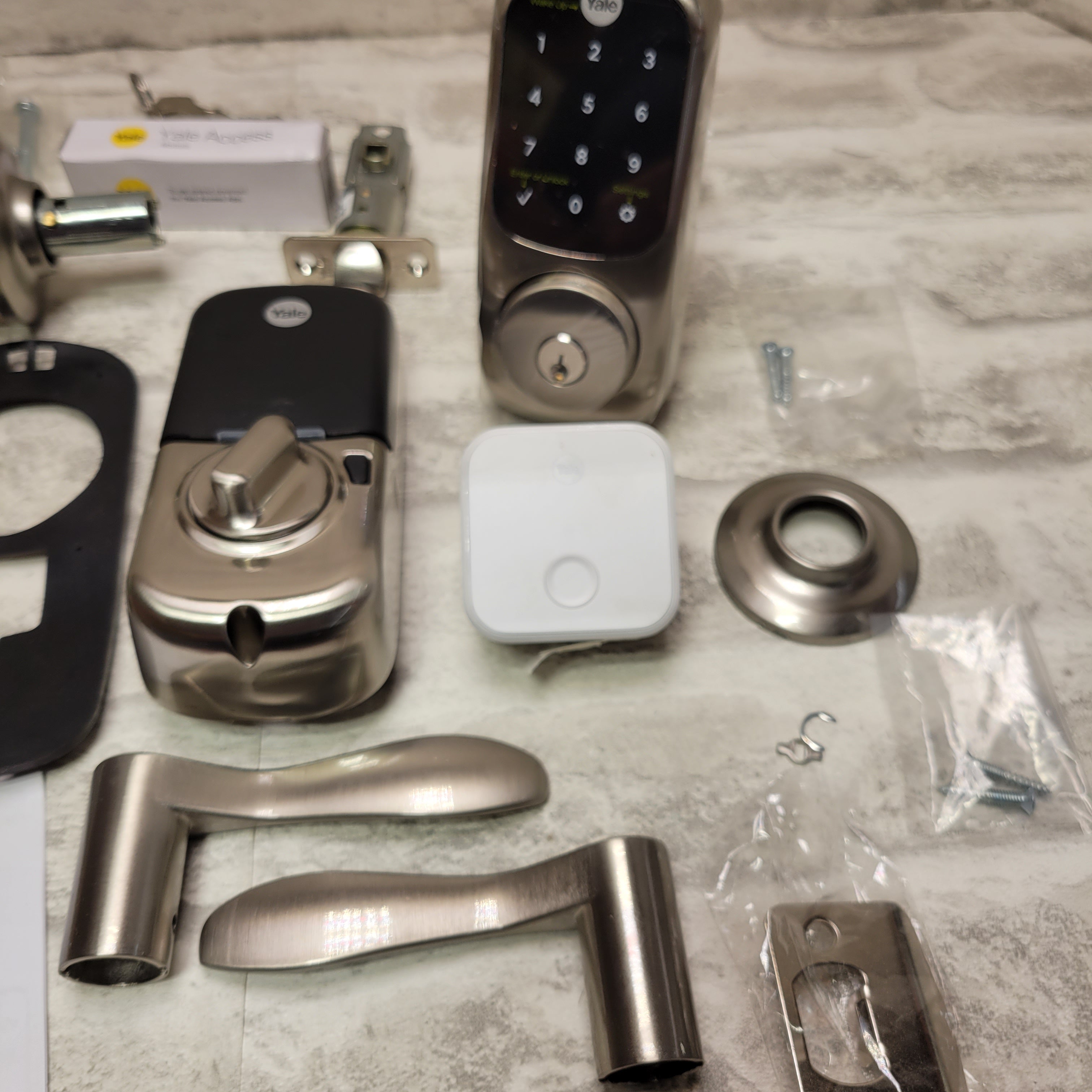 Yale Assure Lock Touchscreen, Wi-Fi Smart Lock with Norwood Lever, Satin Nickel (7699764740334)