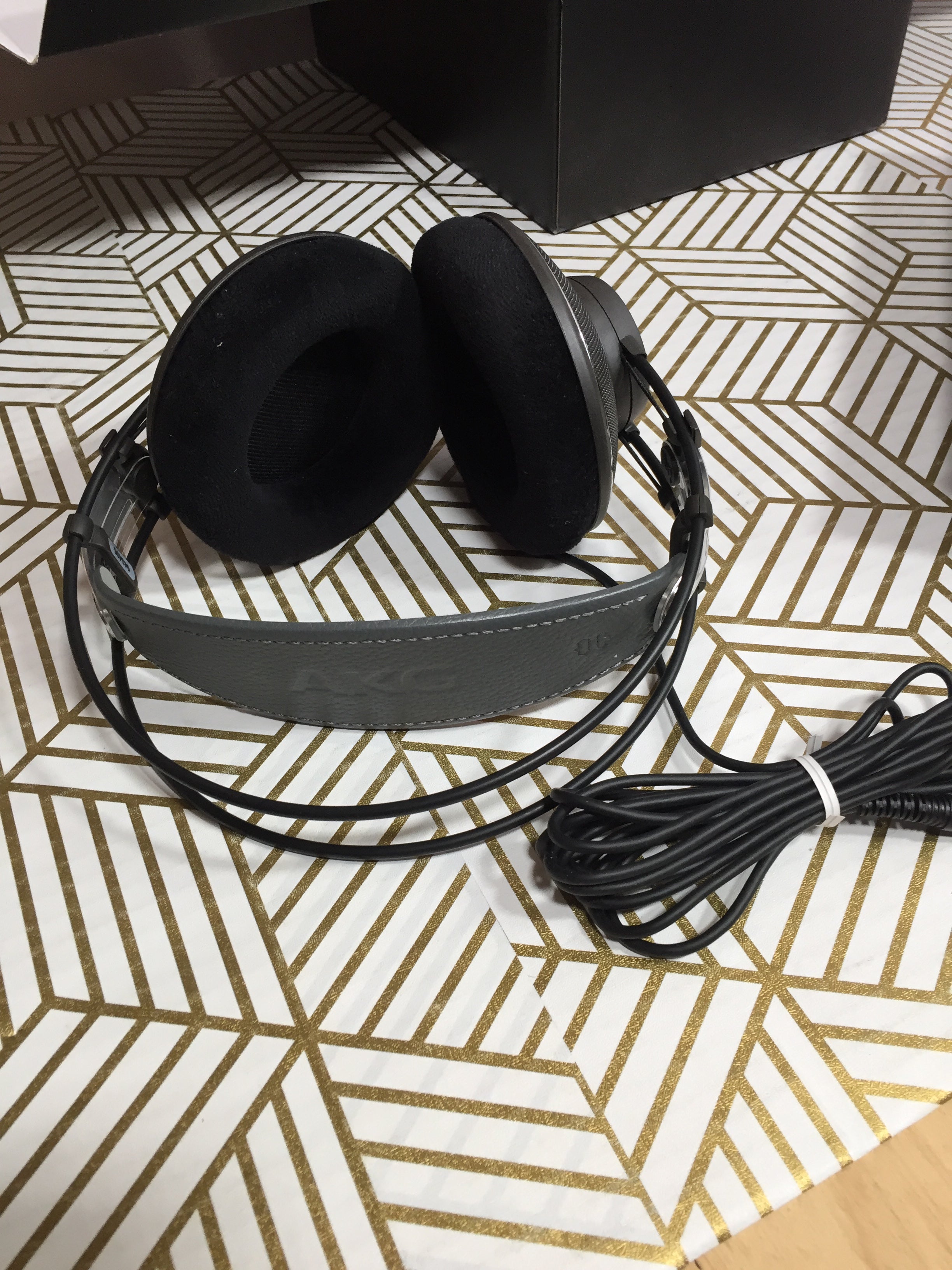 AKG Pro Audio K612 PRO Over-Ear, Open-Back, Premium Reference Studio Headphones (8056084824302)