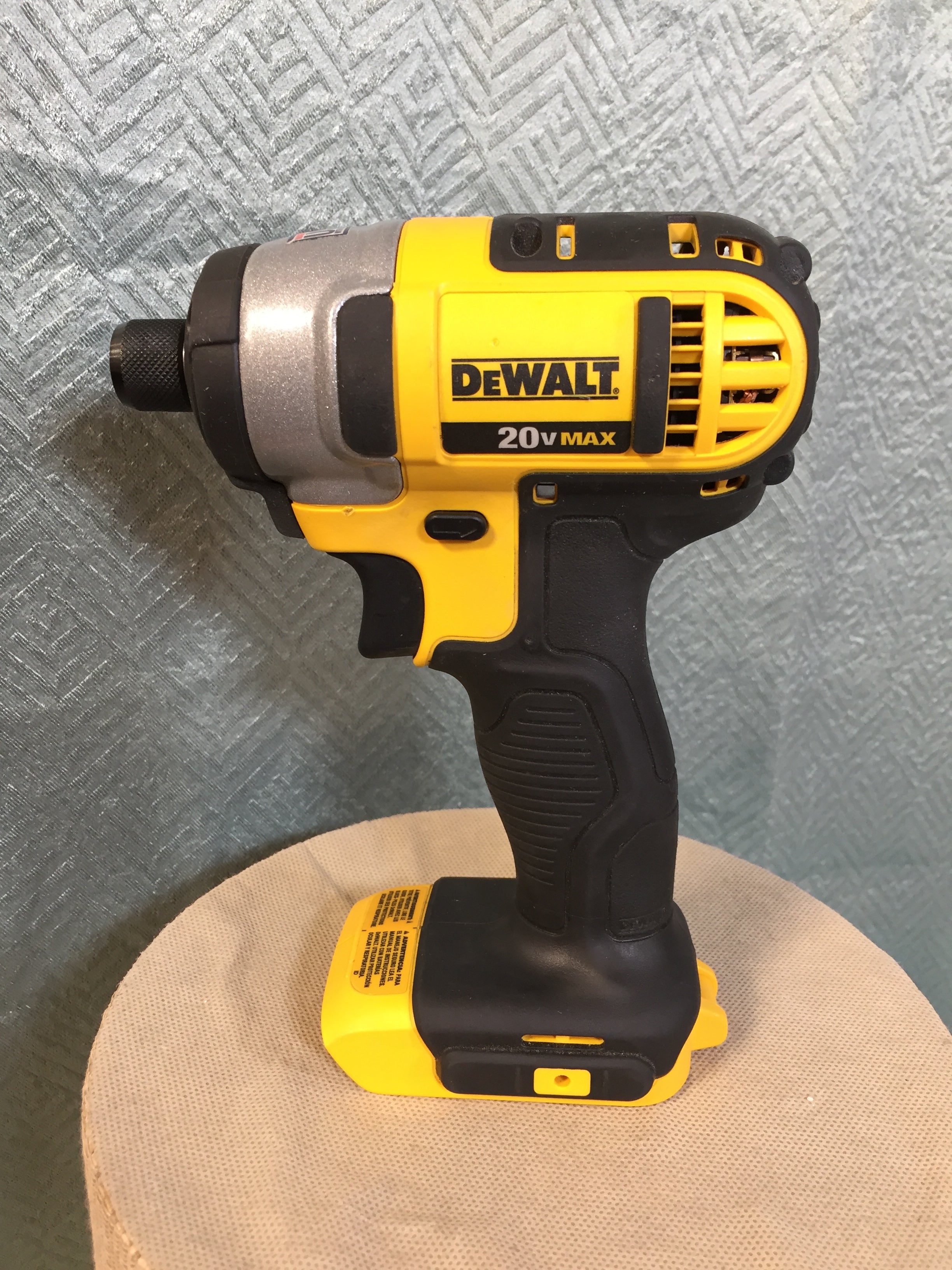**PARTS ONLY** Dewalt DCF885 Cordless 1/4 Impact Driver **DEFECTIVE** (7572841660654)