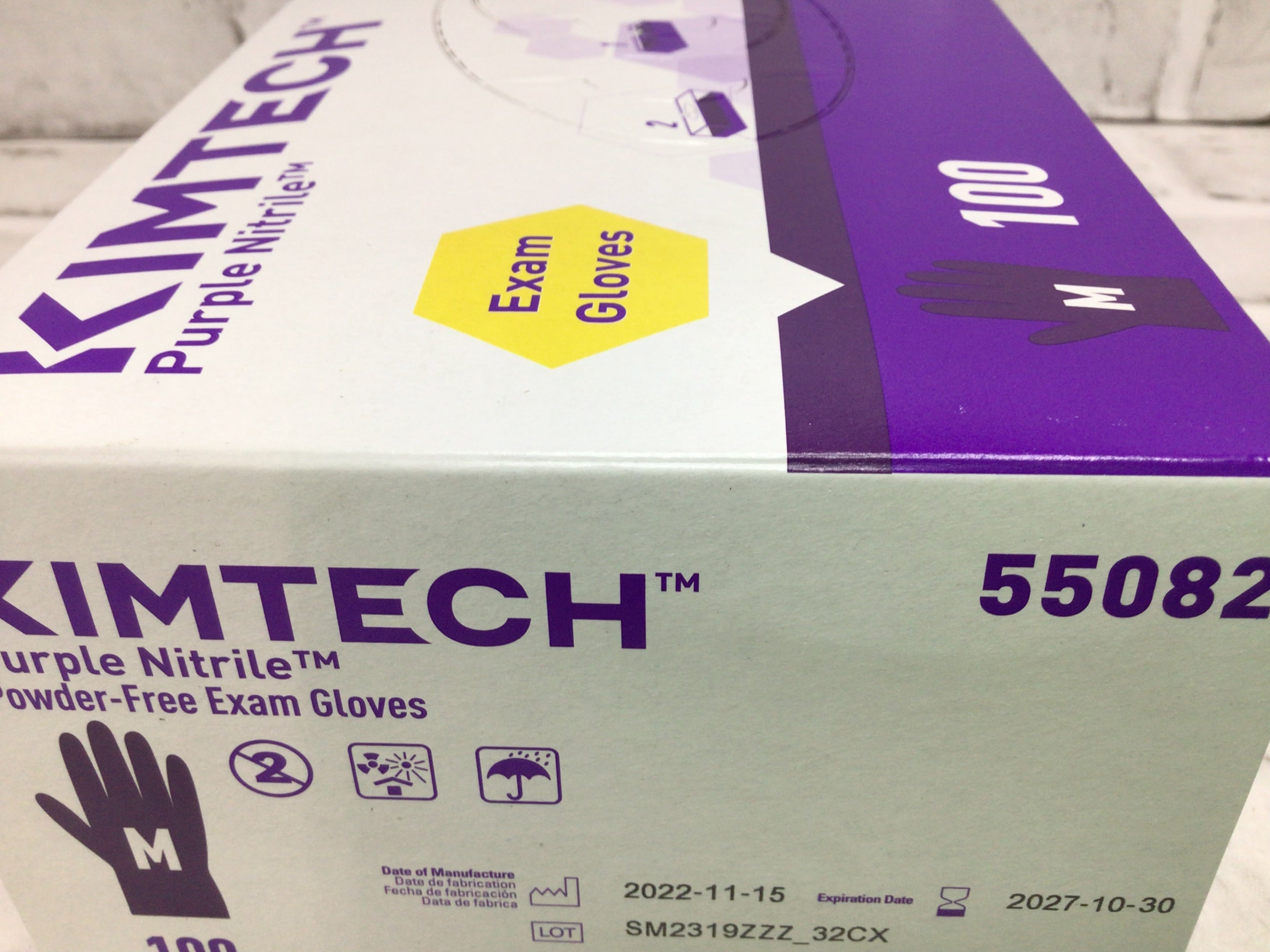 PURPLE NITRILE GLOVES KIMTECH 55082 Size Medium - 9 packs (900 gloves total)