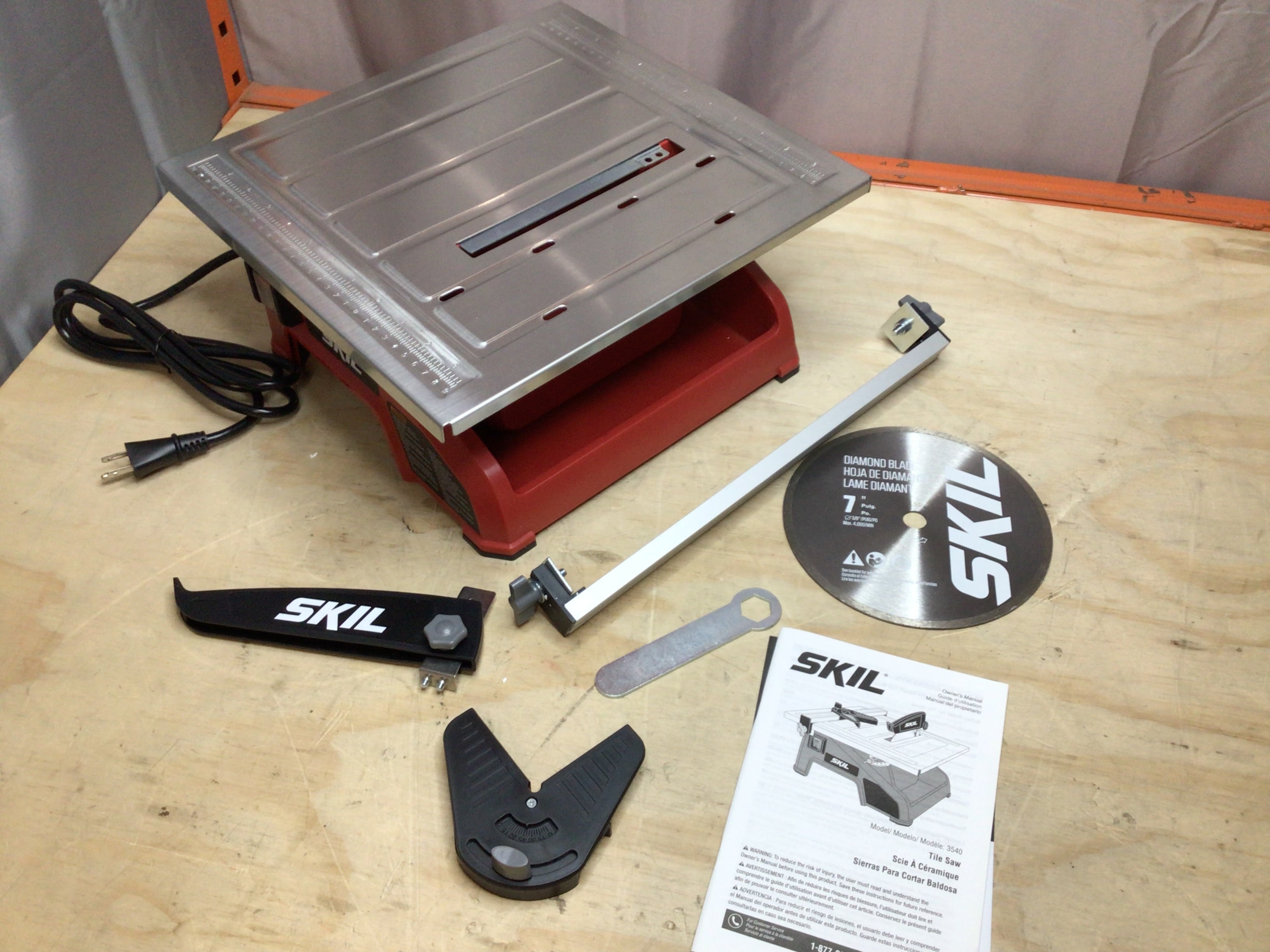 SKIL 7-Inch Wet Tile Saw (3540-02) Stainless Steel Table *OPEN BOX* (8141289586926)