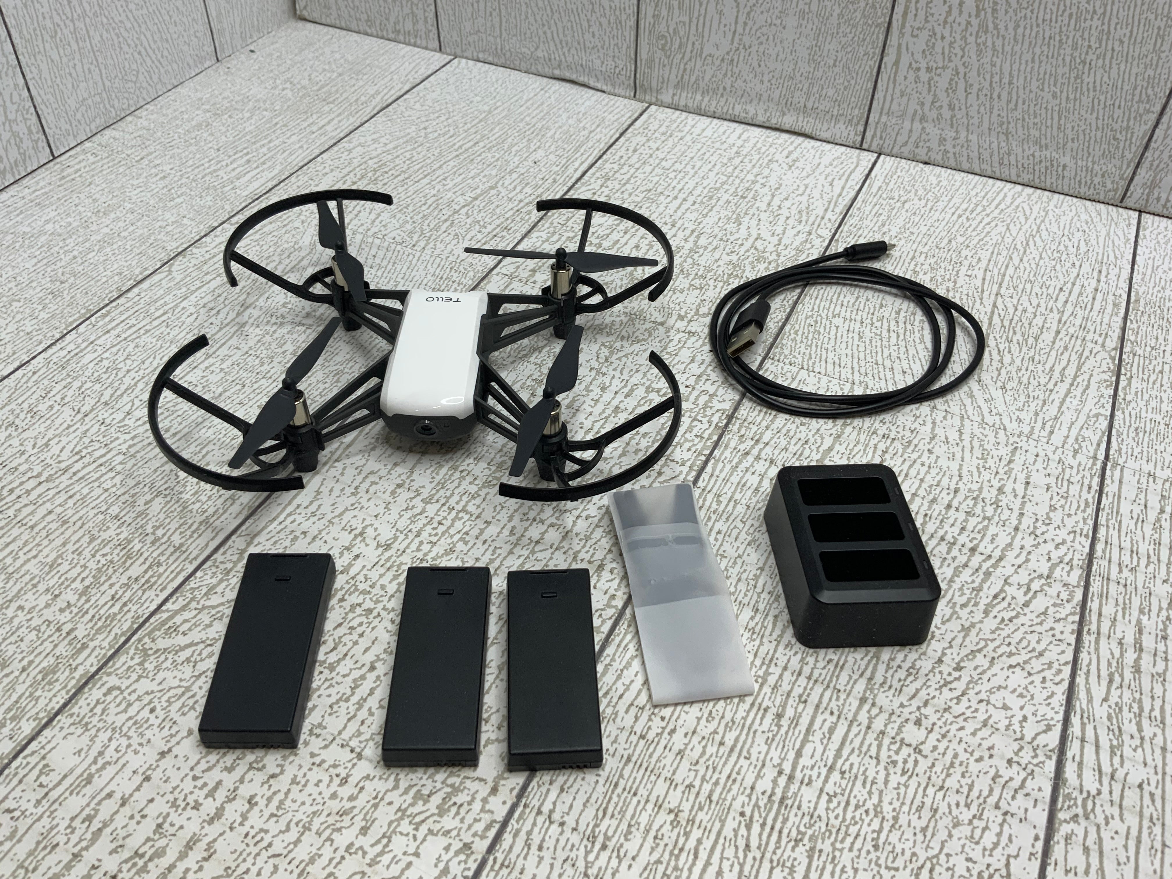 Tello Quadcopter Drone with HD Camera and VR,Powered by DJI Technology (8039879934190)