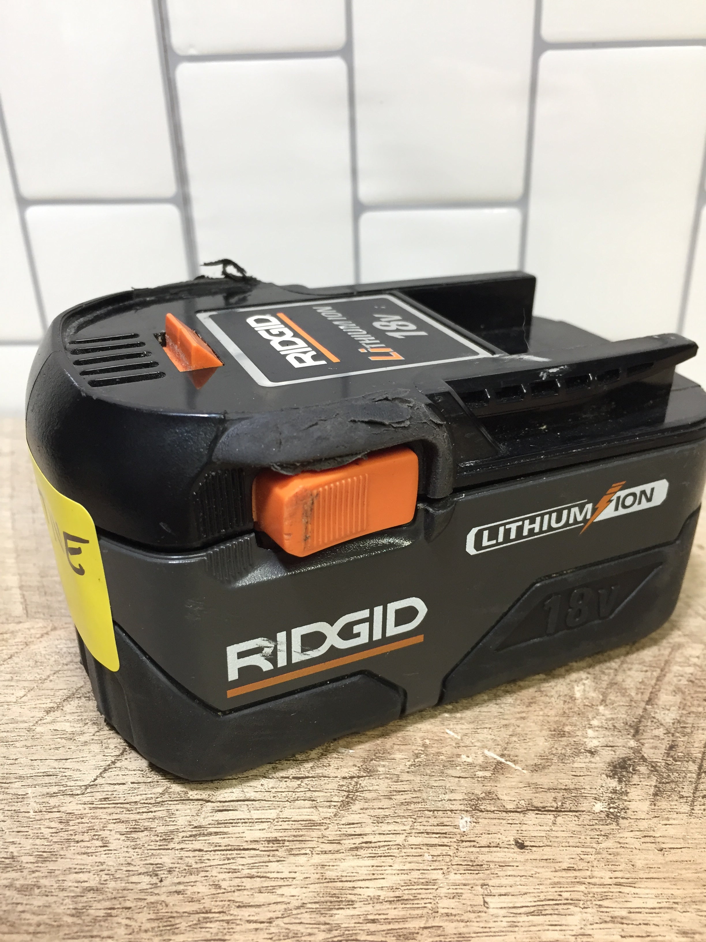 **PARTS ONLY** Genuine Ridgid R84008 18V Lithium Battery **DEFECTIVE** (7198043209966)