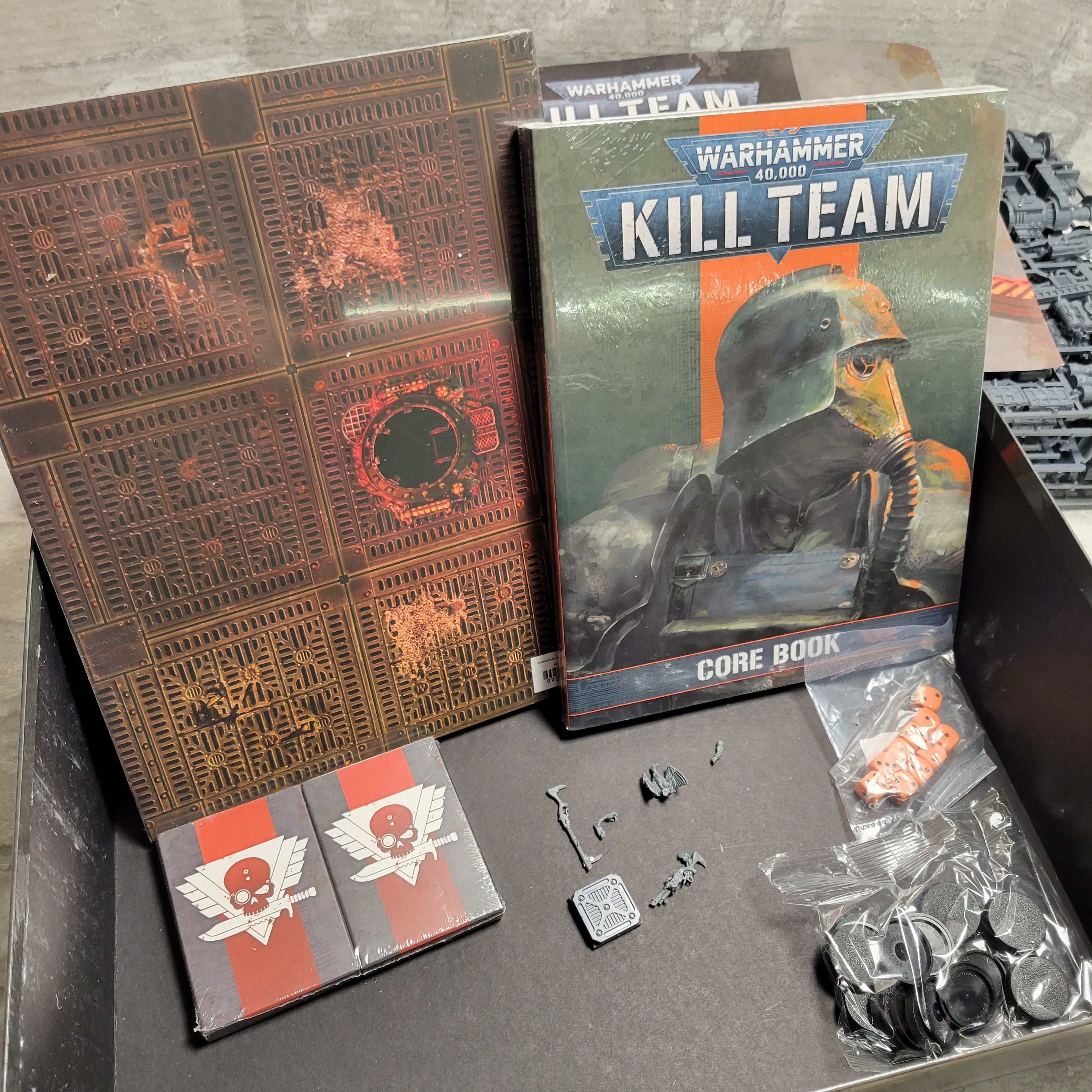 Warhammer 40,000 Kill Team: Into the Dark Box Set GW 103-60 (8050802524398)