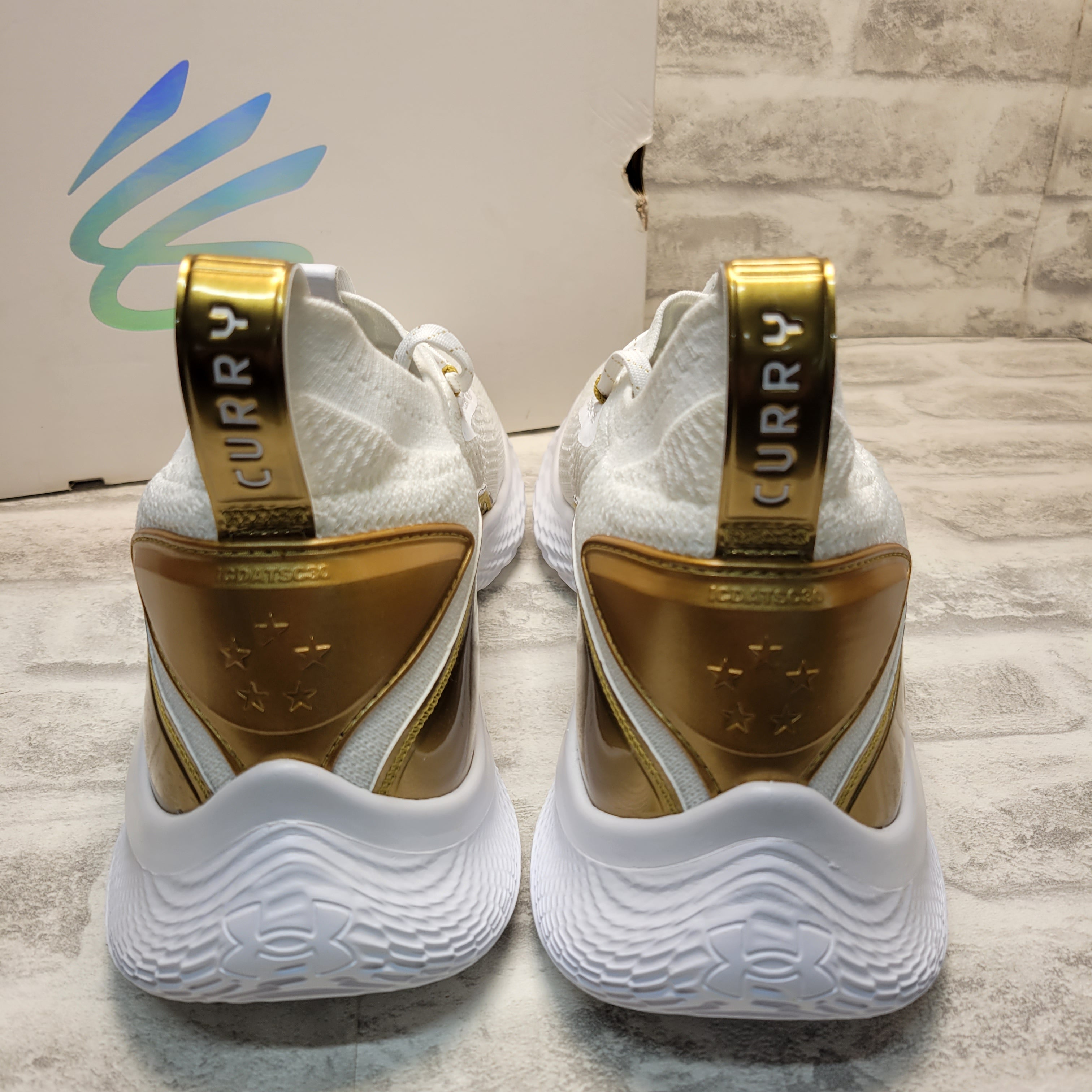 Under Armour Curry 8 Mens Basketball Shoes White/White/Metallic Gold,