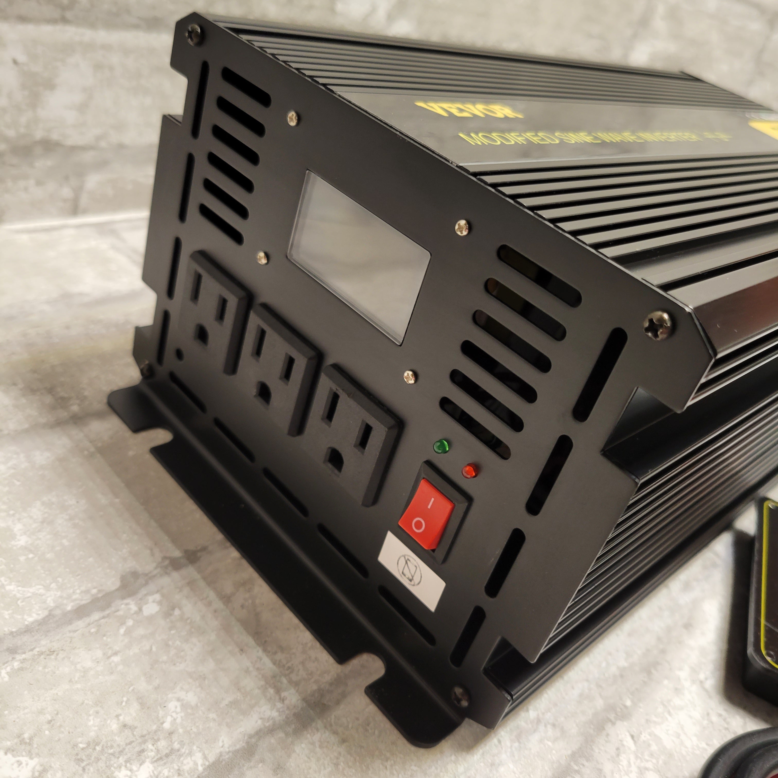 VEVOR Power Inverter Modified Sine Wave Inverter 2000W DC24V to AC120V Converter (8026822836462)