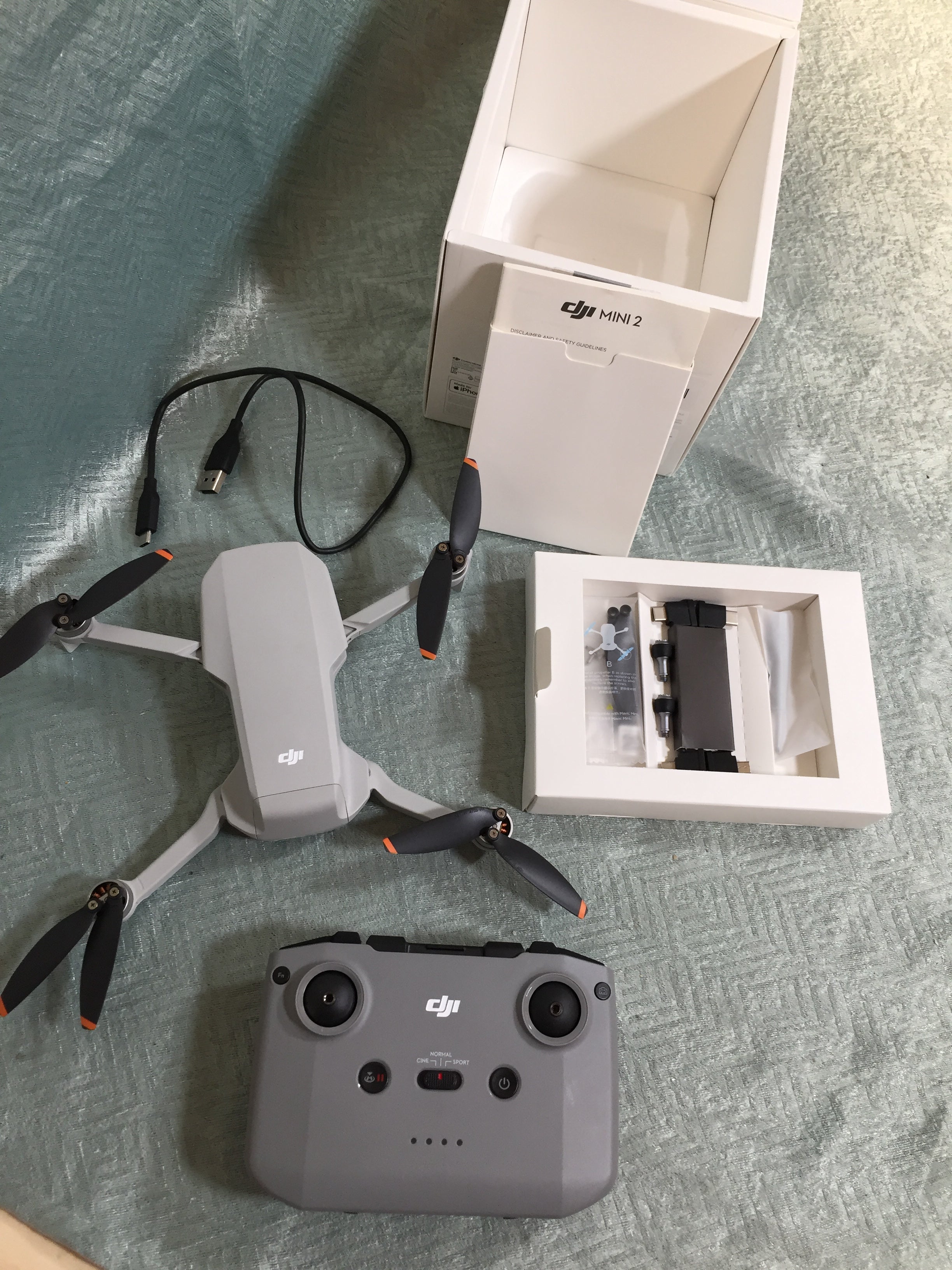 **PARTS ONLY** DJI MINI 2 Drone Quadcopter - READ DESCRIPTION - POWERS ON (7578817462510)