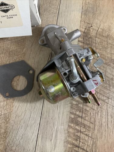 NOS OEM Briggs & Stratton Part No 696461 Mower Carburetor New In Box (6922779590839)