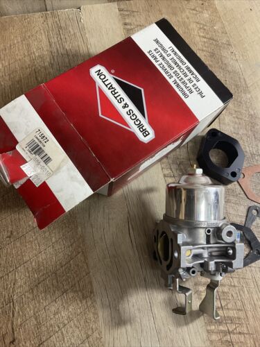 NOS New Genuine Briggs & Stratton Carburetor 715672 (6922807083191)