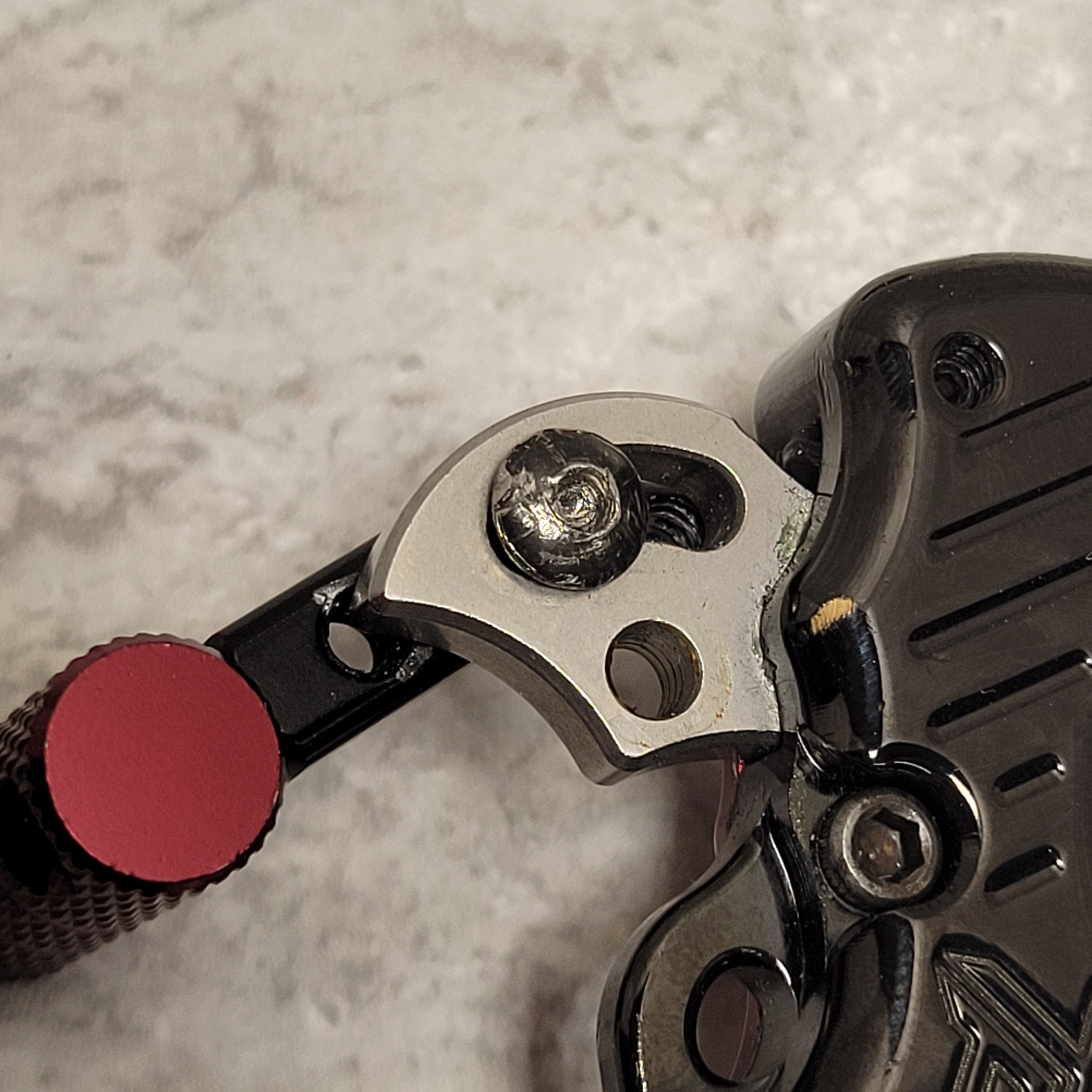 Tru Fire Release Synapse Thumb Button Release 3 Finger Red SYN-R *DAMAGED* (8032896286958)
