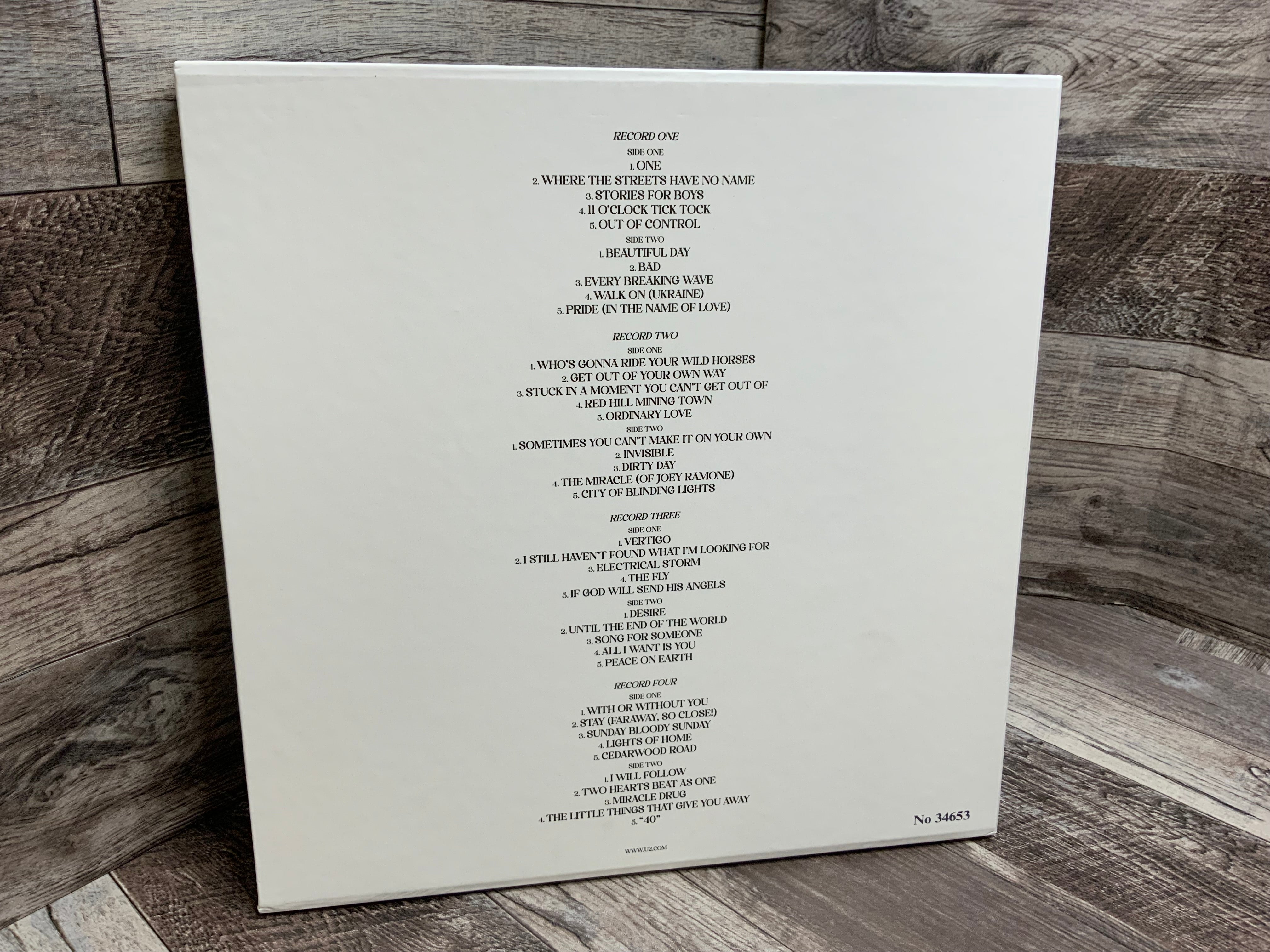 U2 Songs Of Surrender[4 LP Super Deluxe Collector's Boxset] (8080360276206)
