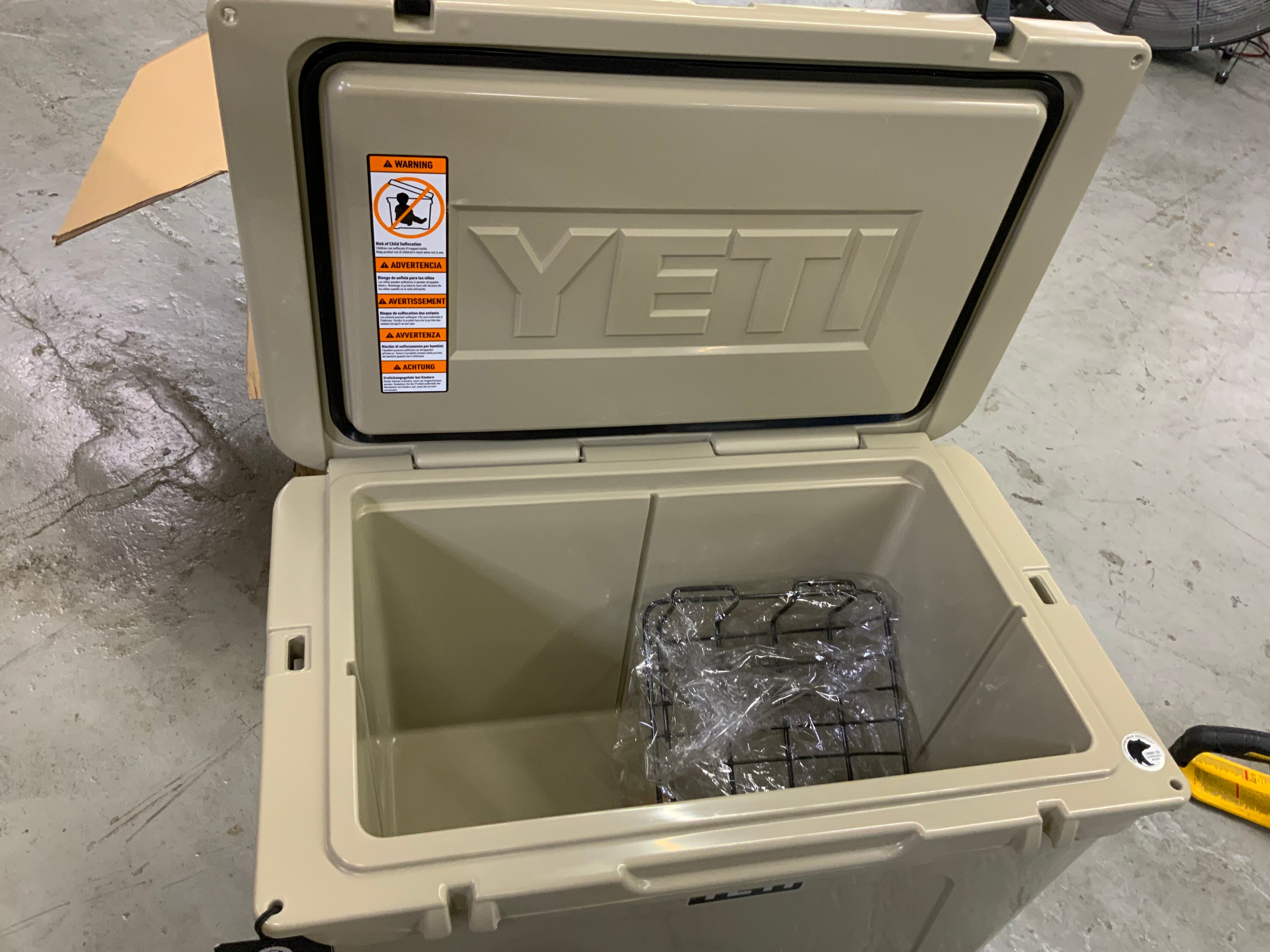 YETI Tundra 105 Cooler (Desert Tan) (8098514665710)