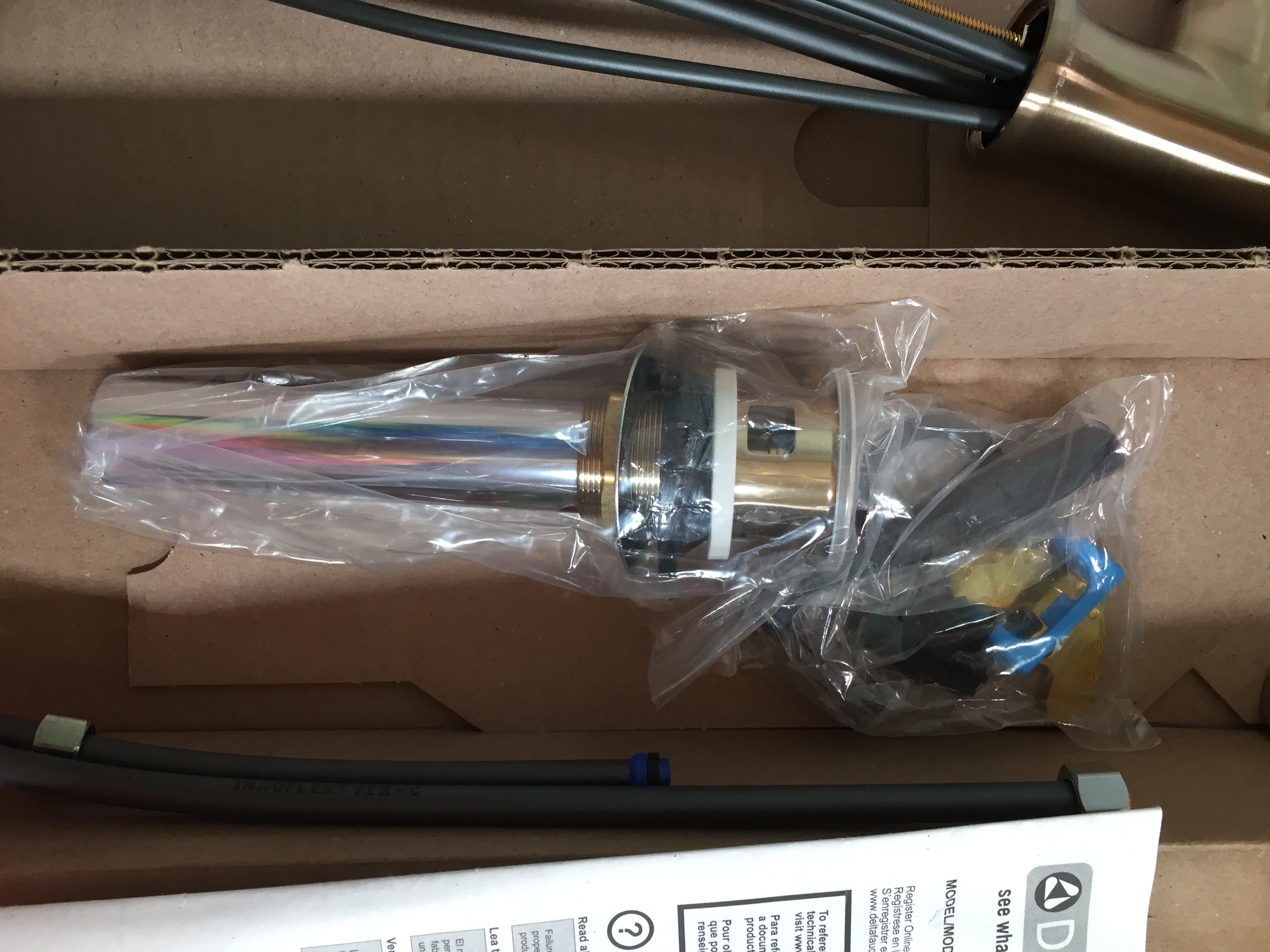 Delta Trinsic Single Hole Bathroom Faucet, Champagne Bronze 559HA-CZ-DST (7649970913518)