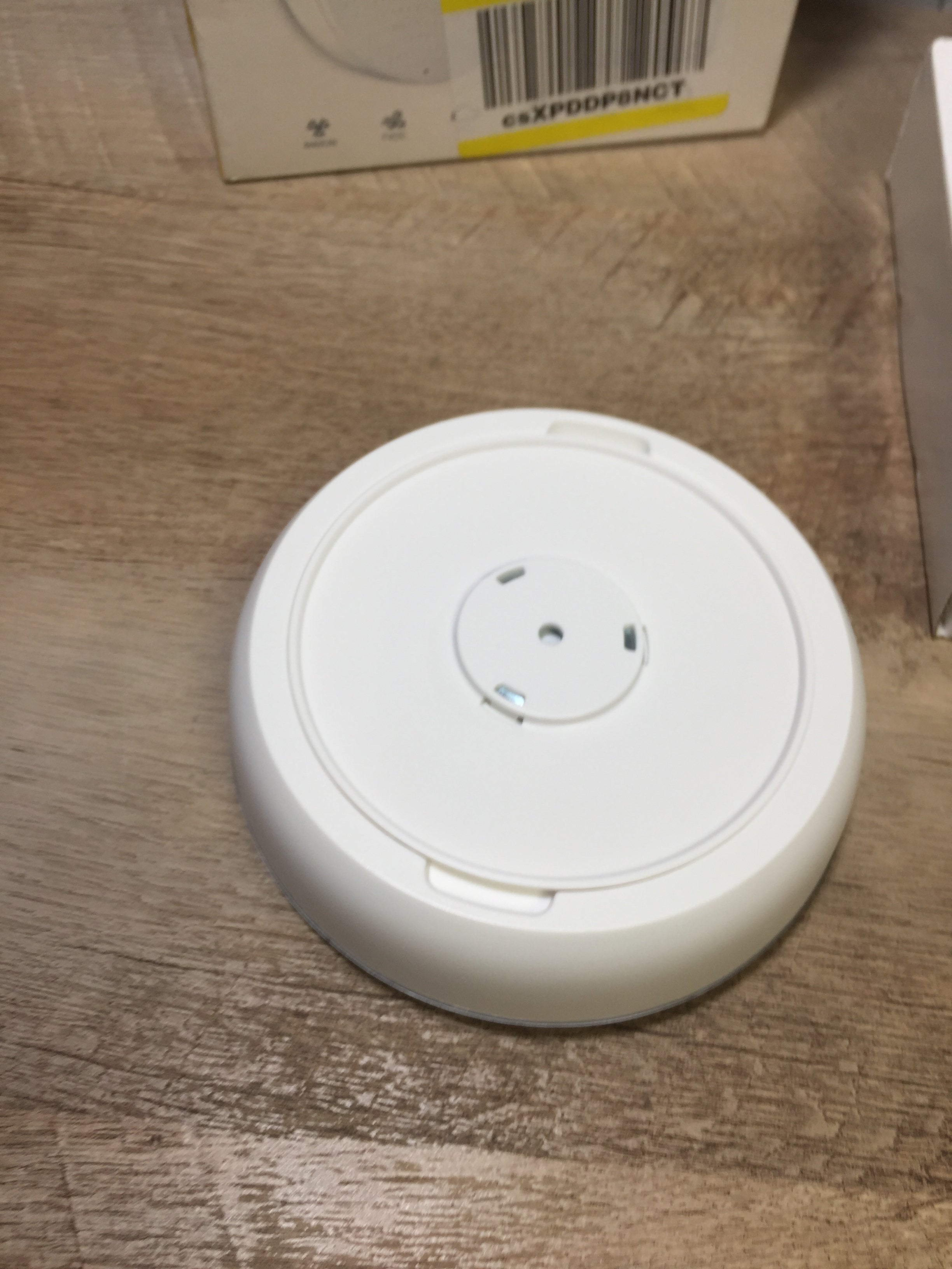 Airthings 2930 WavePlus - Radon & Air Quality Monitor (CO2, VOC, Humidity, Temp) (6963578470583)