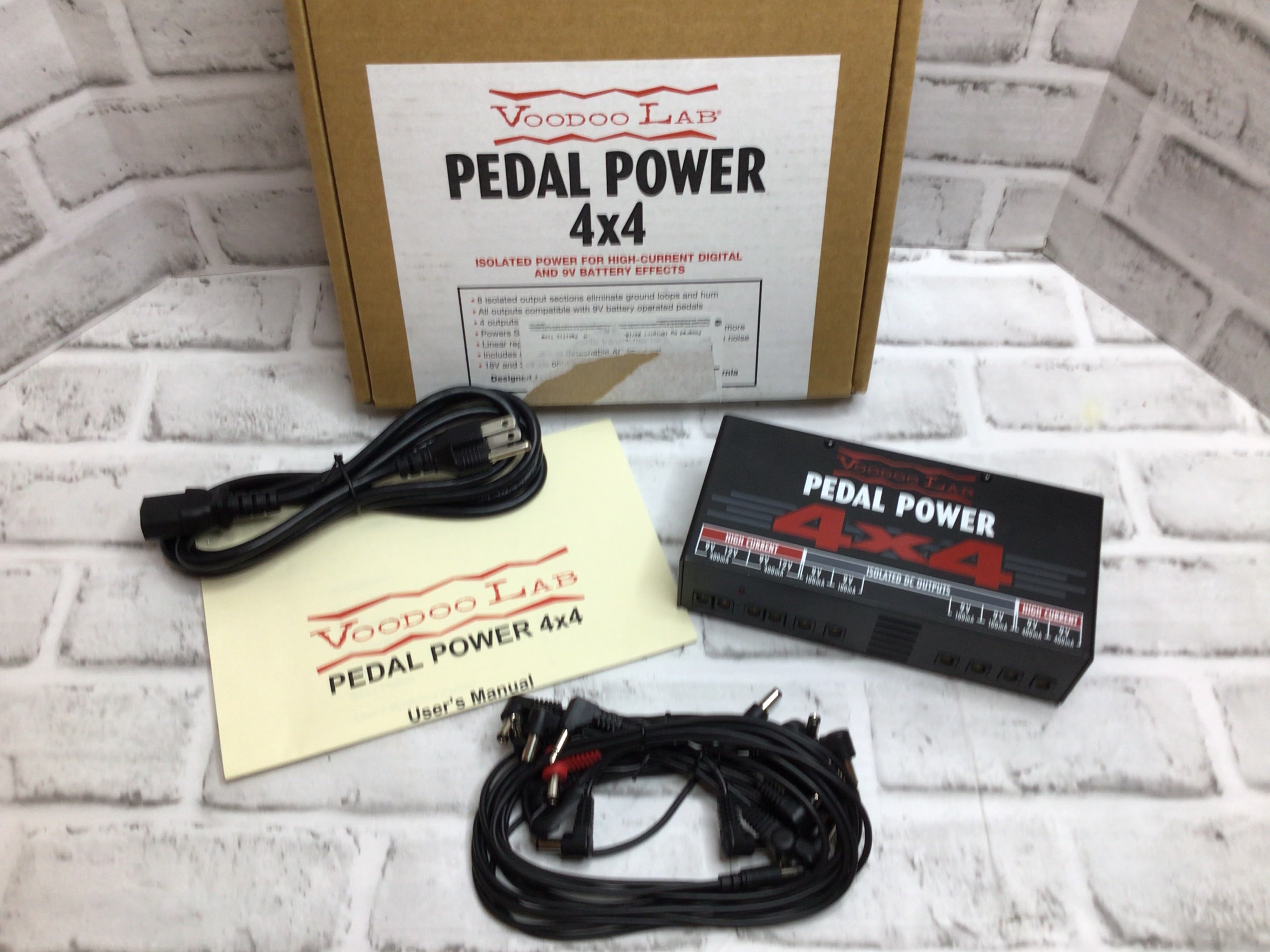 **READ** Voodoo Lab Pedal Power 4x4 8-output Isolated Guitar Pedal Power Supply (8087179722990)