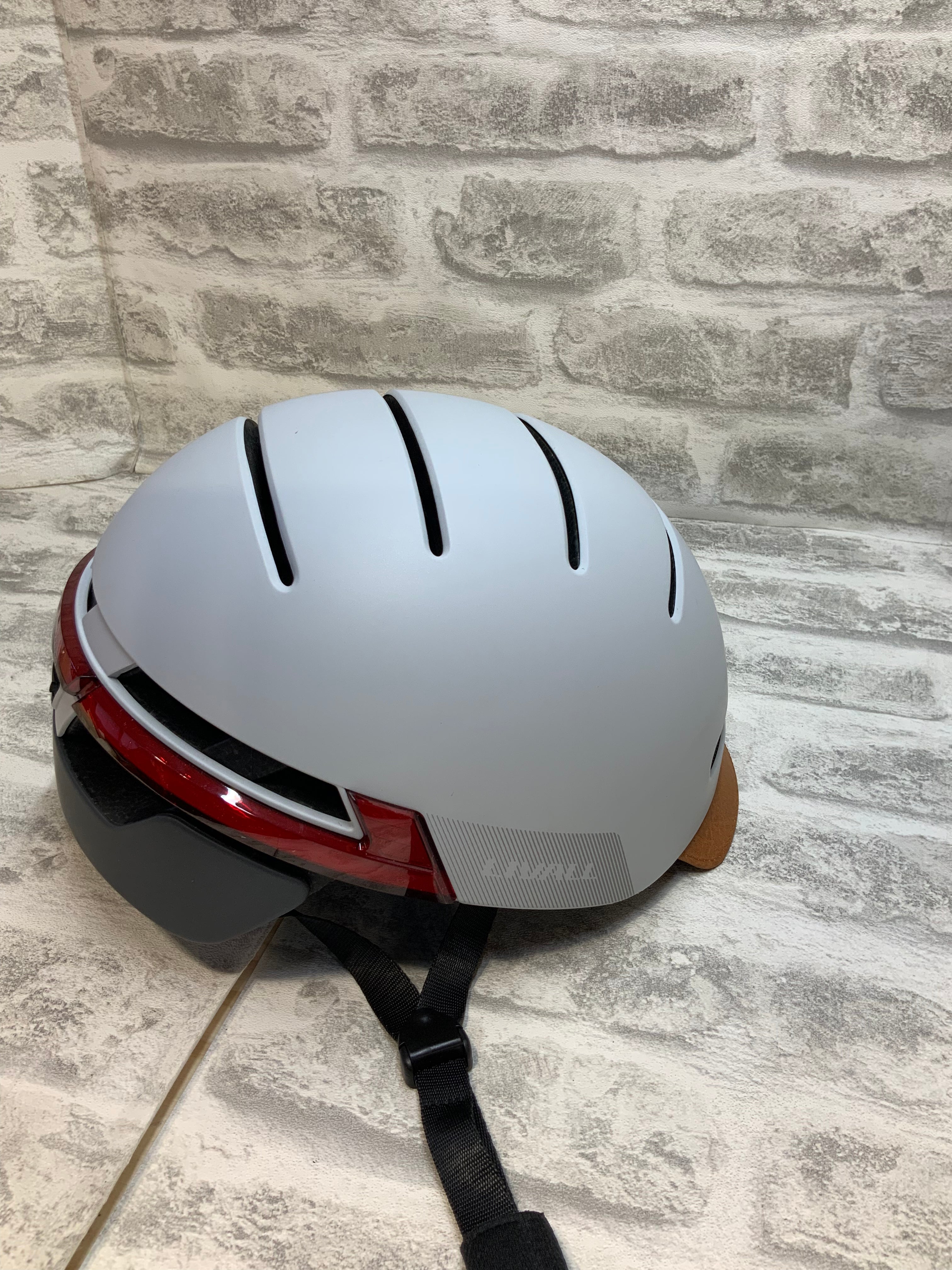 LIVALL Smart Bike Helmet with Auto Sensor LED,Turn Signal Tail Lights (7583361728750)