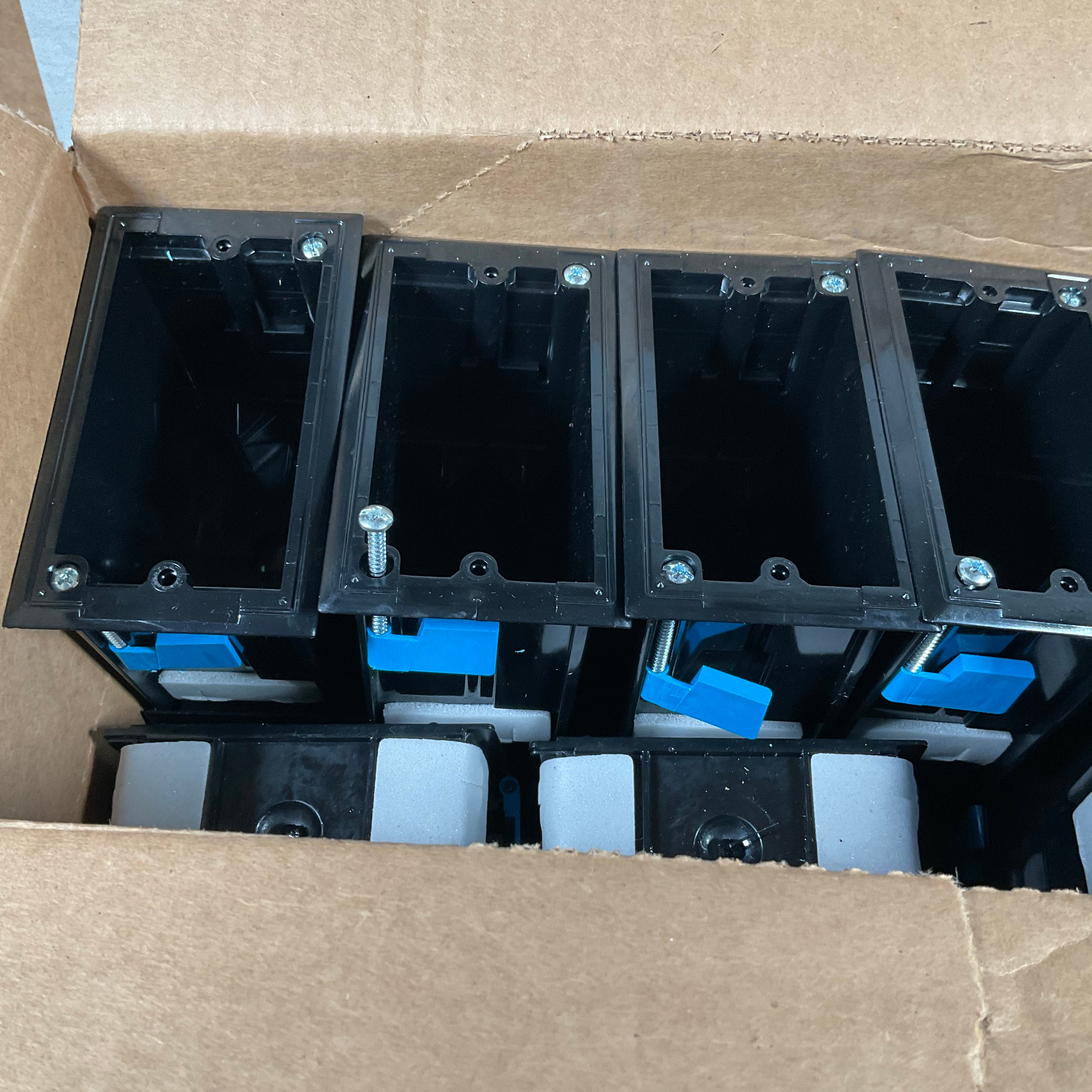 (LOT OF 12) THOMAS & BETTS FN-18-OWV 1G Old Work Elec Box (7351928553710)