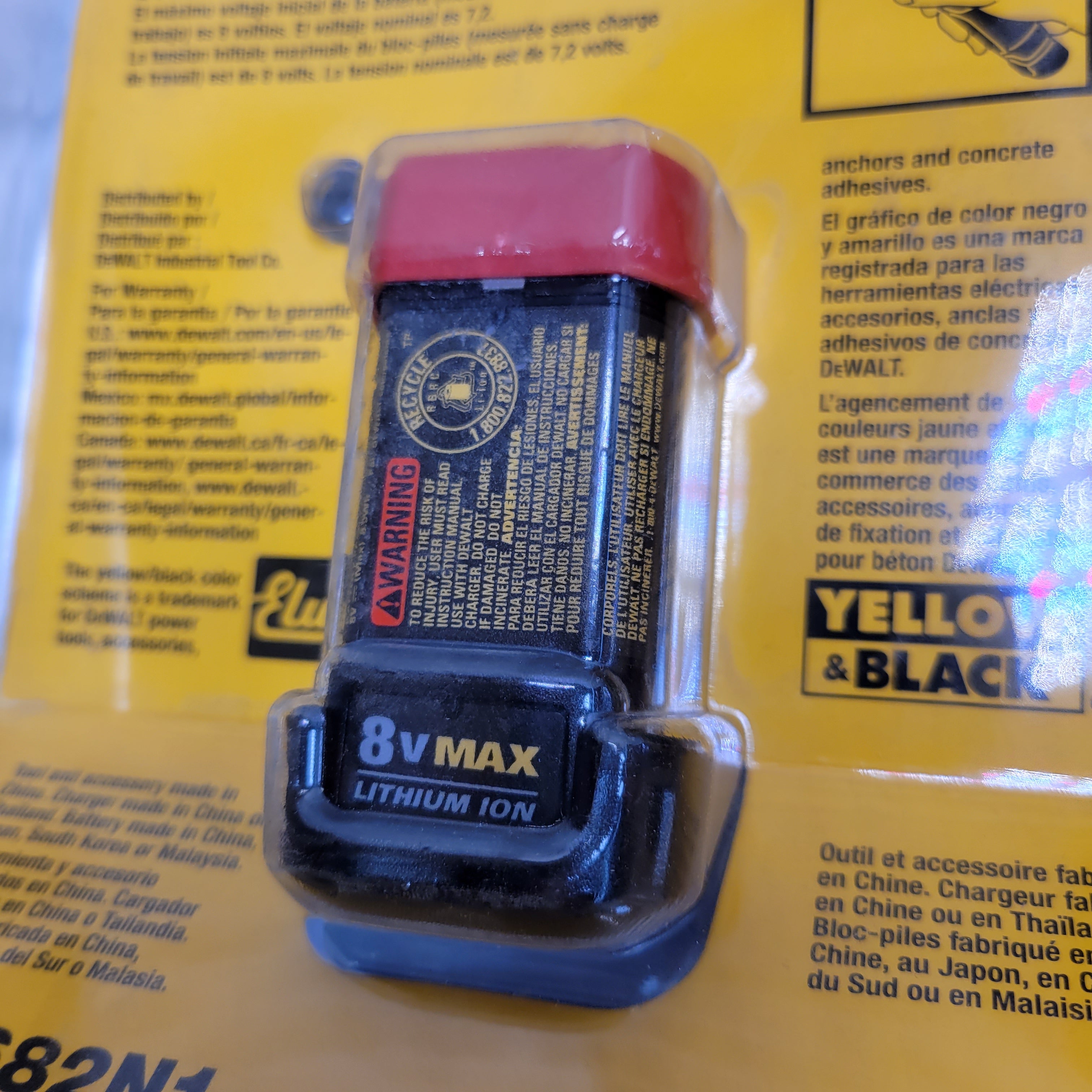 **FOR PARTS/NOT WORKING**DEWALT 8V Cordless Screwdriver Kit, 1 Battery(DCF682N1) (7556092461294)