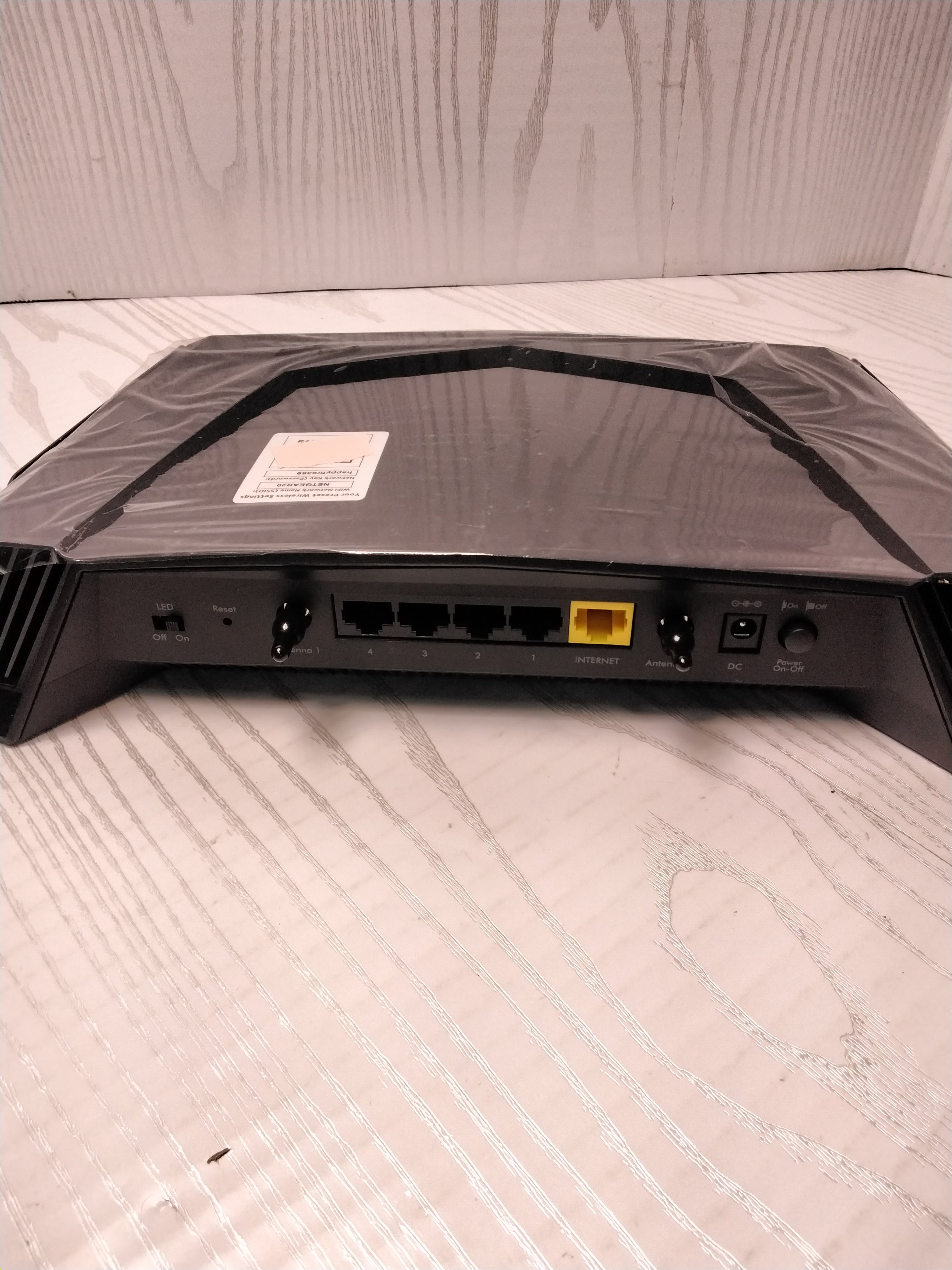 NETGEAR Nighthawk Pro Gaming XR500 Wi-Fi Router, AC2600, Optimized for