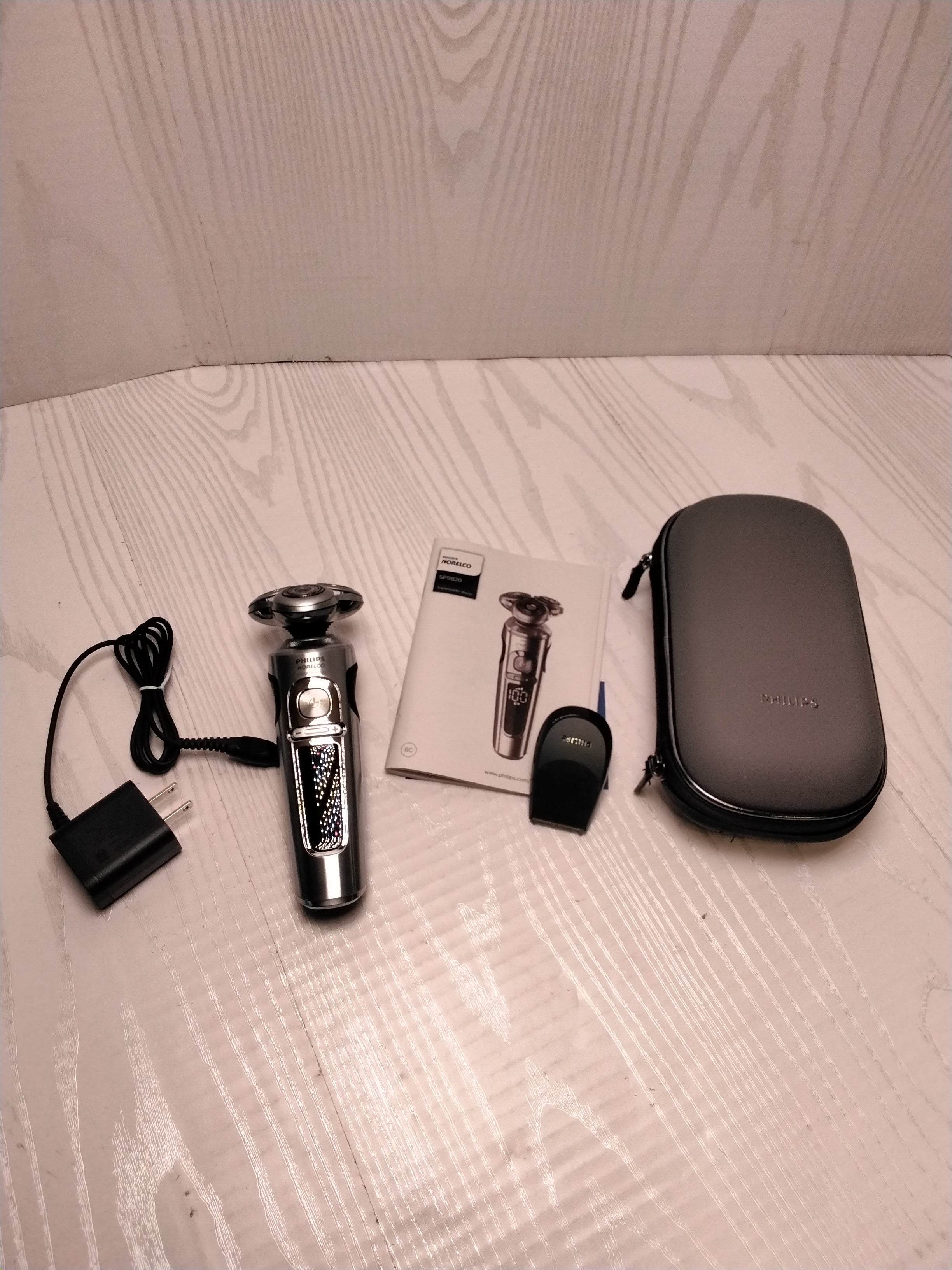 *FOR PARTS* Philips Norelco Shaver 9000 Prestige Electric Shaver (7742178722030)