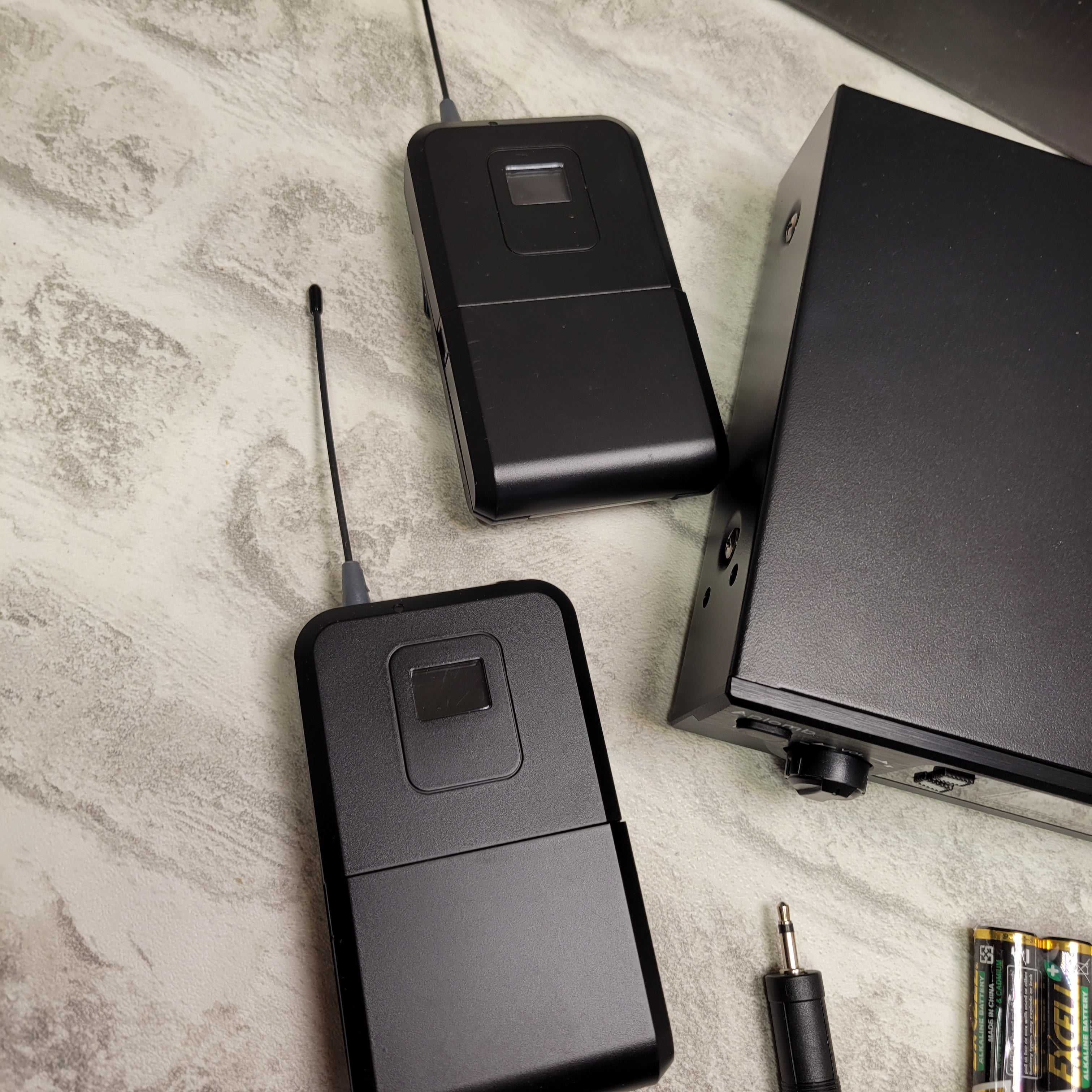 Wireless Microphone System Professional Aplomb Innopow UHF 80 Chanel S