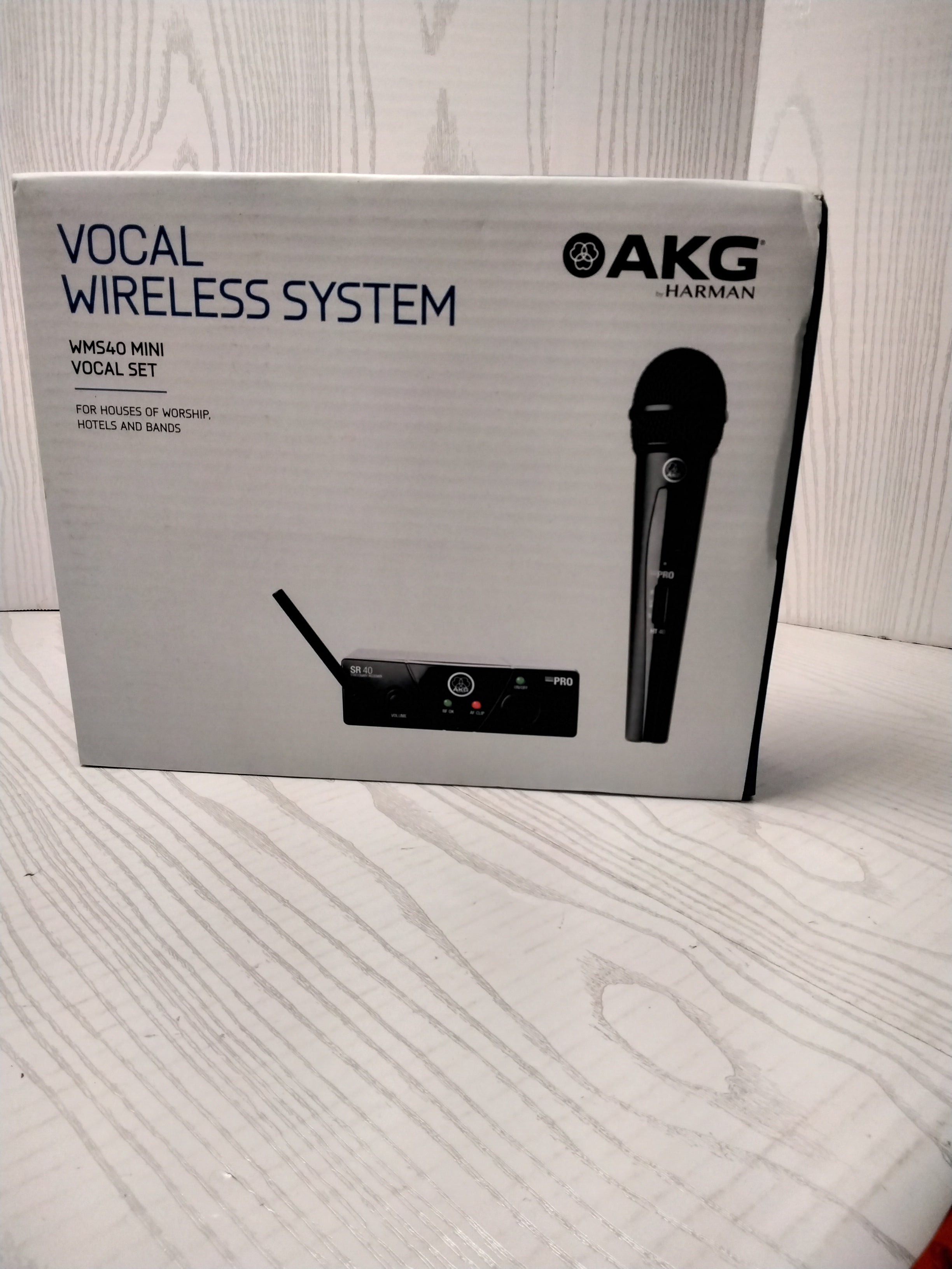 AKG Pro Audio WMS40 Mini Vocal Set BD US45C Wireless Microphone System (7849711960302)