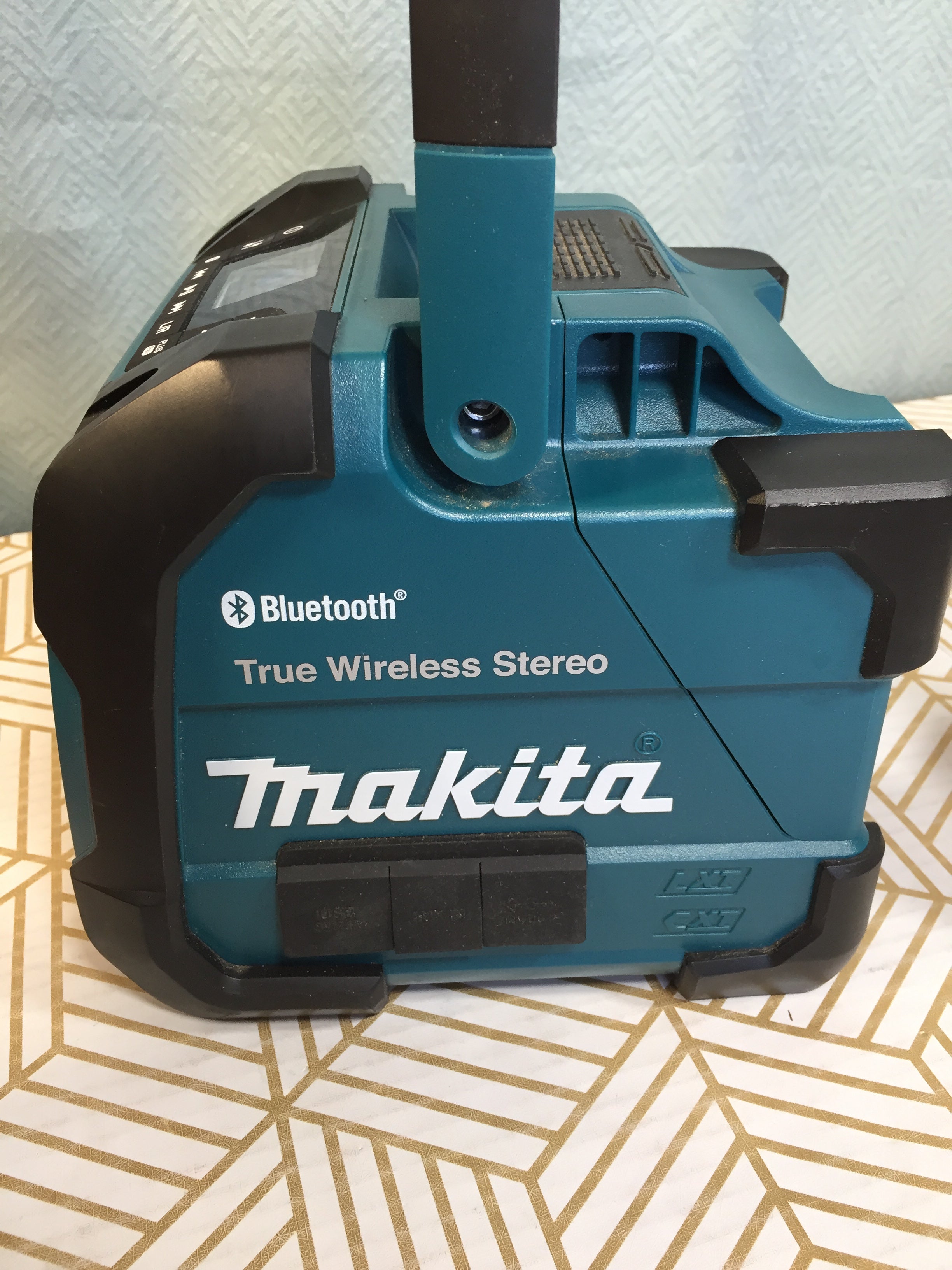 Makita XRM11 18V LXT/12V max CXT LithiumIon Cordless Bluetooth Job Si