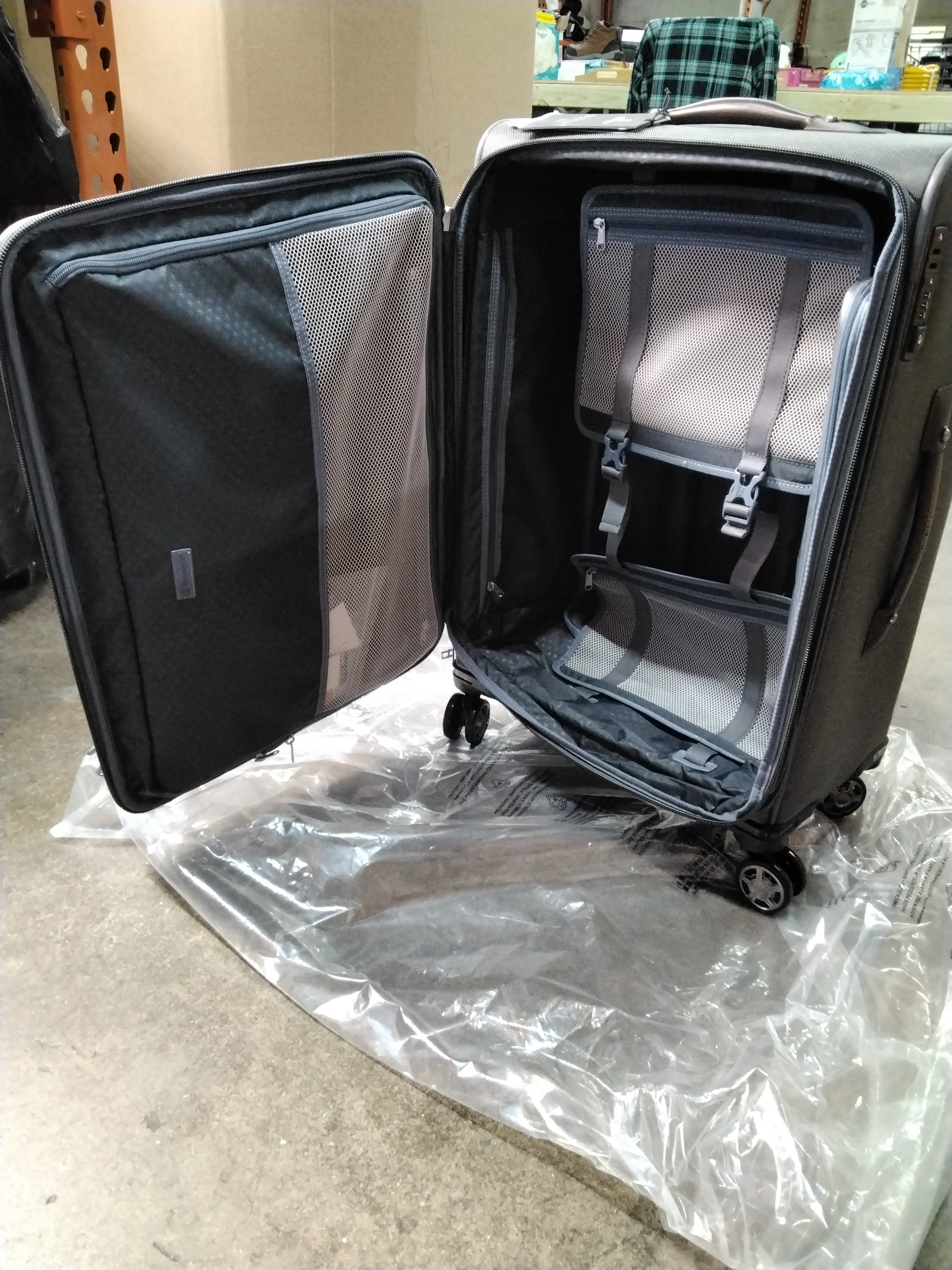 Travelpro Platinum Elite Softside Expandable Spinner Wheel Luggage, Grey, 25
