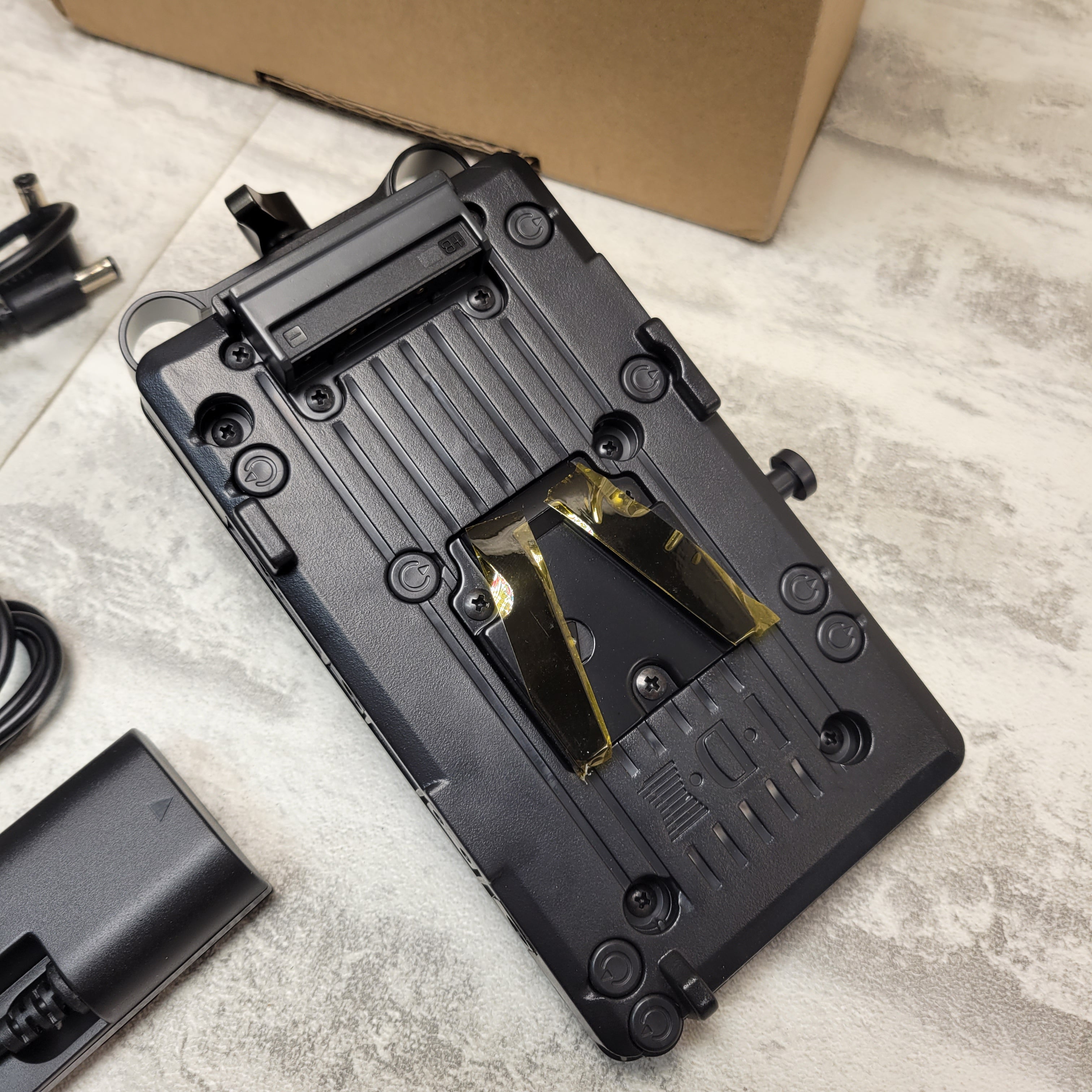 Tilta BMPCC Power Supply System, V-Mount (7845407719662)