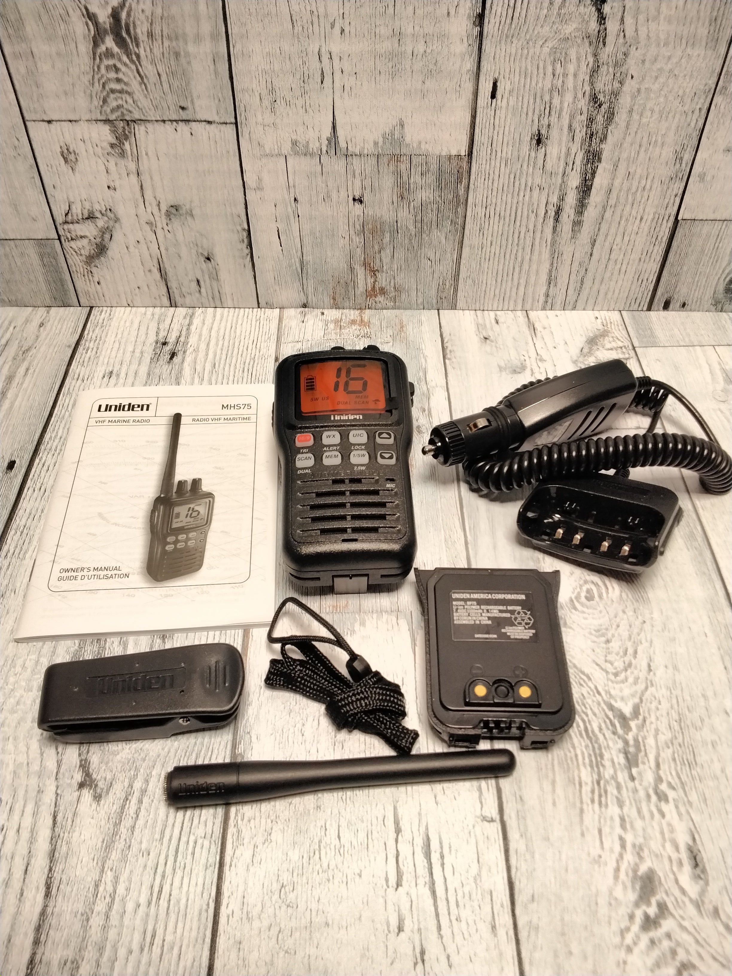 Uniden MHS75 Waterproof Handheld 2-Way VHF Marine radio *TESTED/WORKS* (7780145627374)