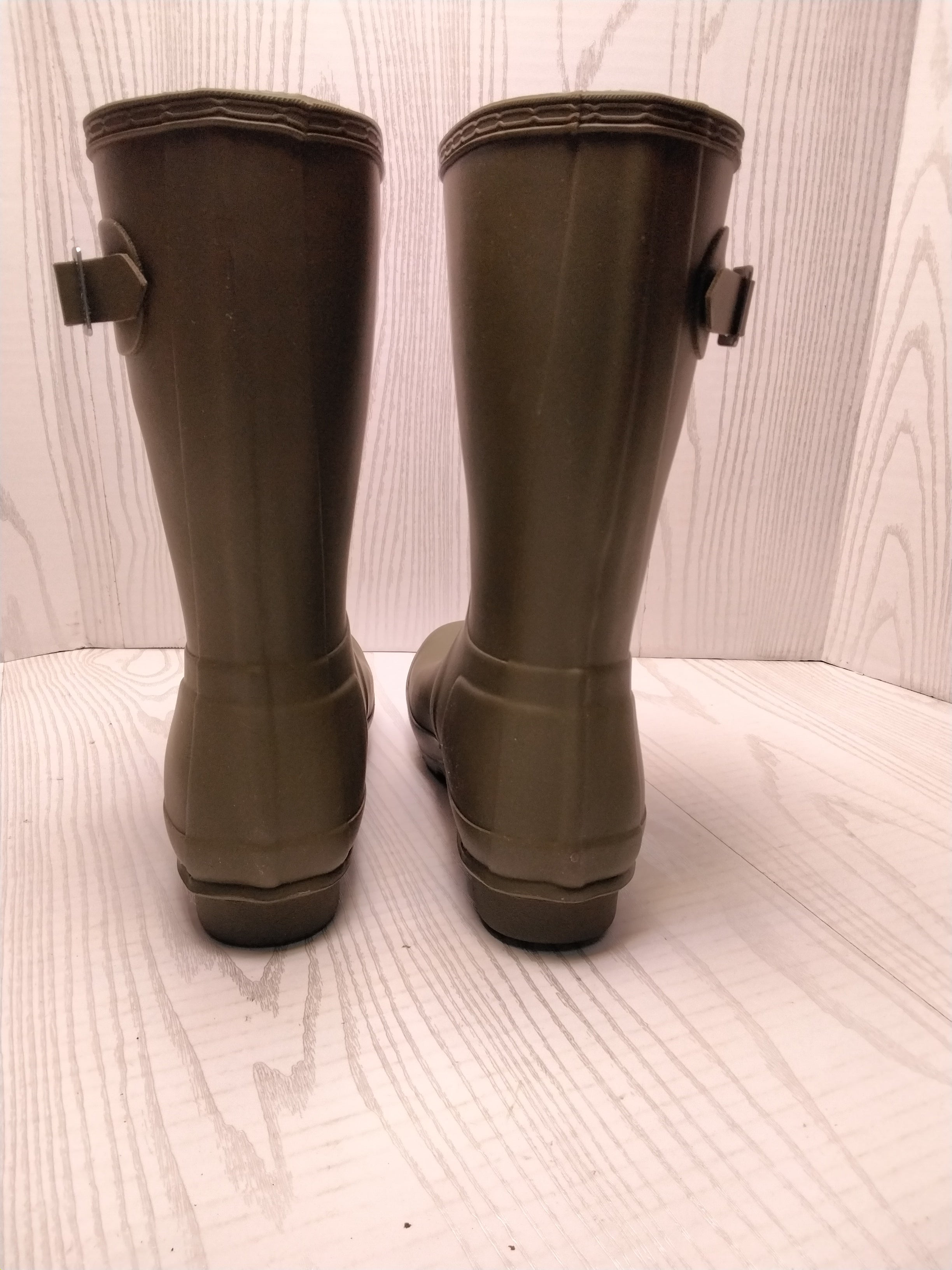 Hunter Women's Original Short Rain Boot, Size 8 - Olive Green (7870765957358)