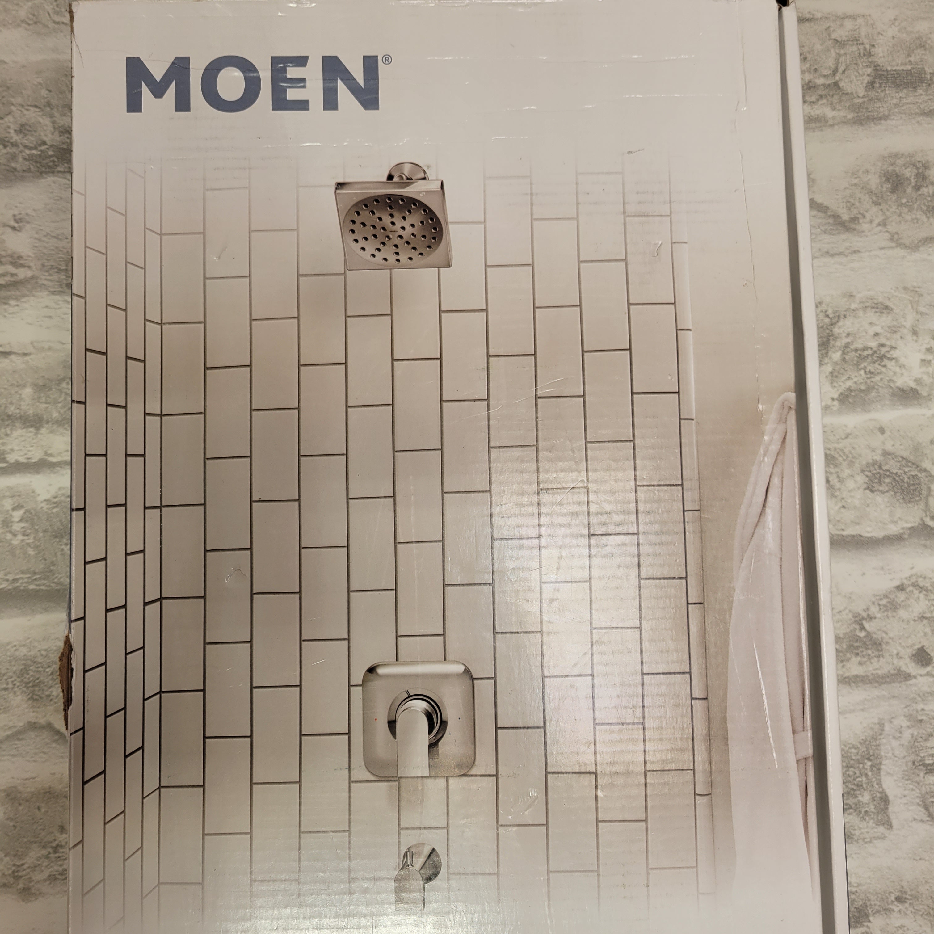 MOEN Genta Single-Handle 1-Spray Tub and Shower Faucet in Chrome (7626910499054)