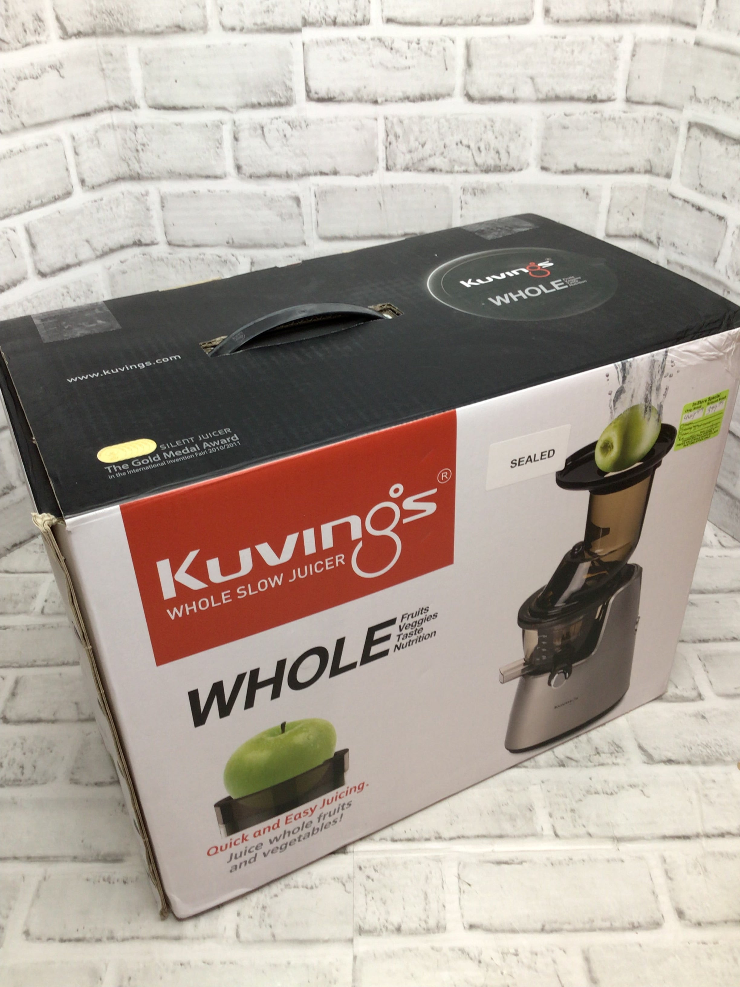 Kuvings C7000S (ULD-732NB) 240W Whole Slow Juicer, Silver *OPEN BOX NEVER USED* (8171690918126)