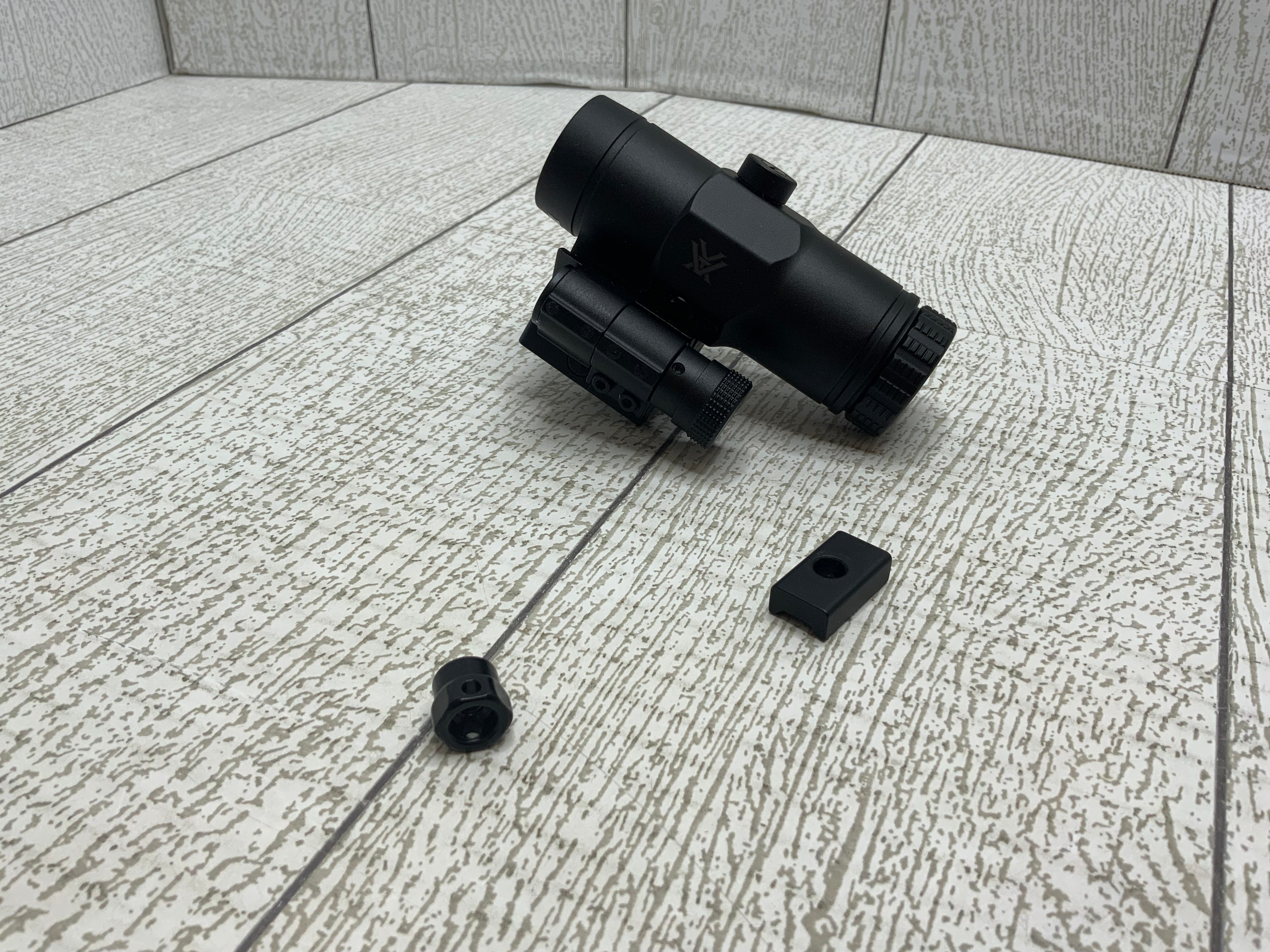 Vortex Optics VMX-3T 3X Red Dot Sight Magnifier with Built-in Flip Mount (8038443319534)