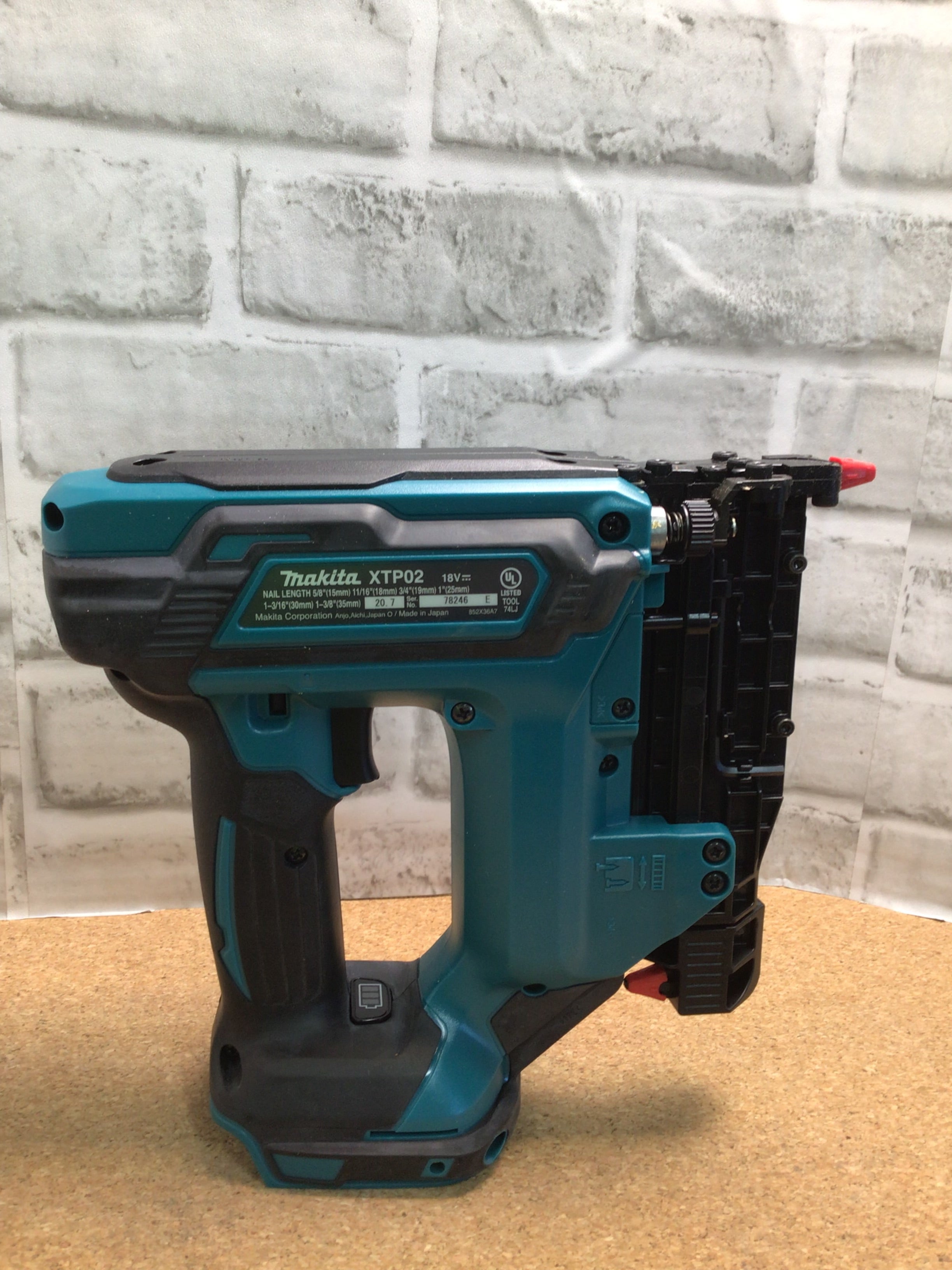Nail Gun Xtp02z Makita XTP02Z 18V LXT Li-Ion 23-Gauge 1‑3/8