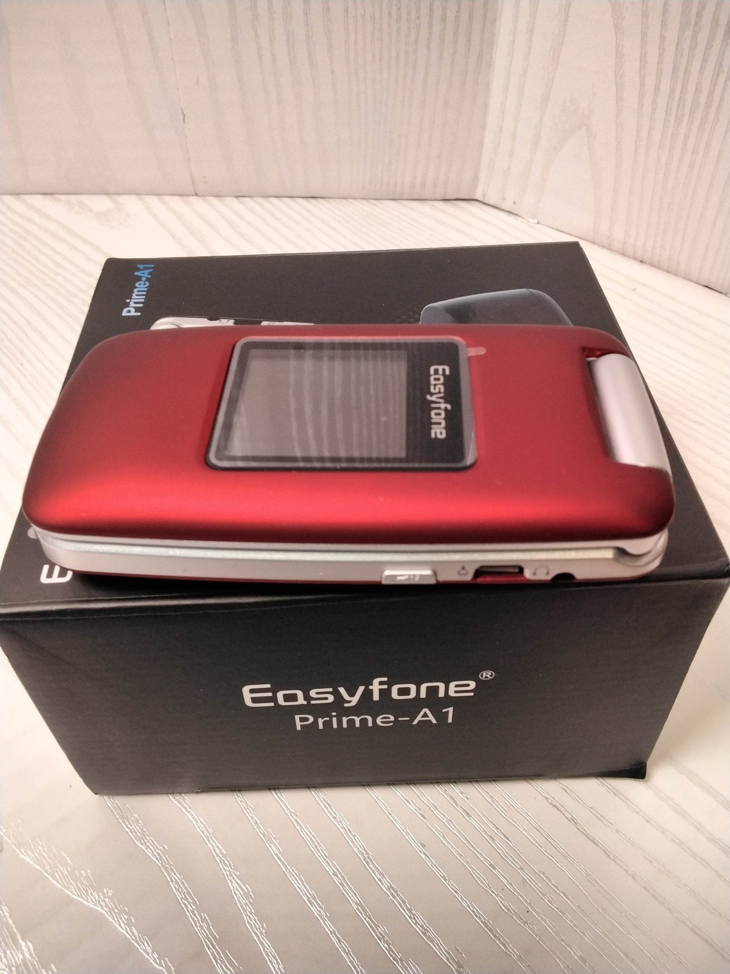 Easyfone Prime-A1 Pro 4G Unlocked Flip Phone with Charging Dock (Red) (7753134637294)