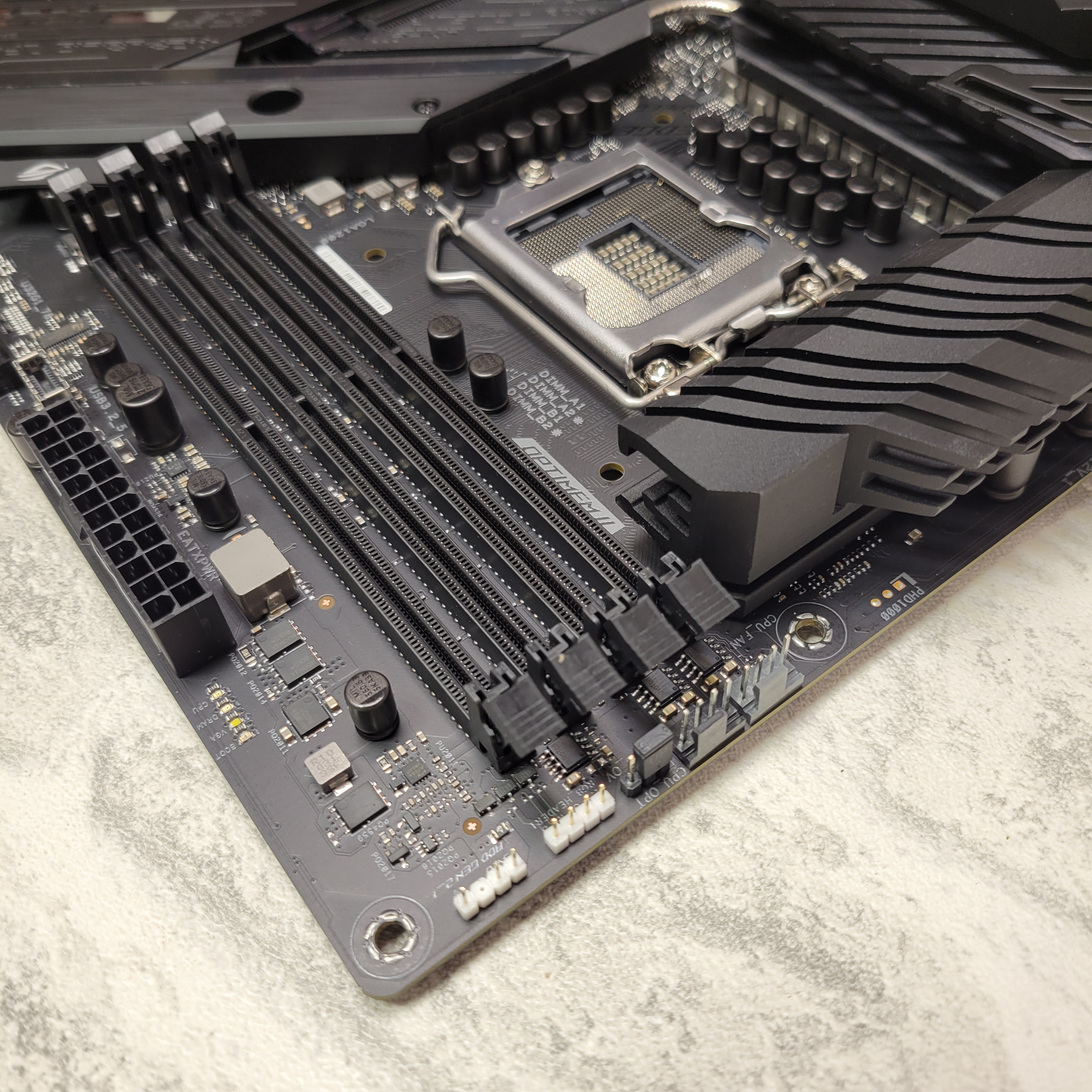 *DAMAGED* ASUS ROG STRIX Z490-E Gaming Motherboard Intel Z490 LGA 1200 (7777873264878)