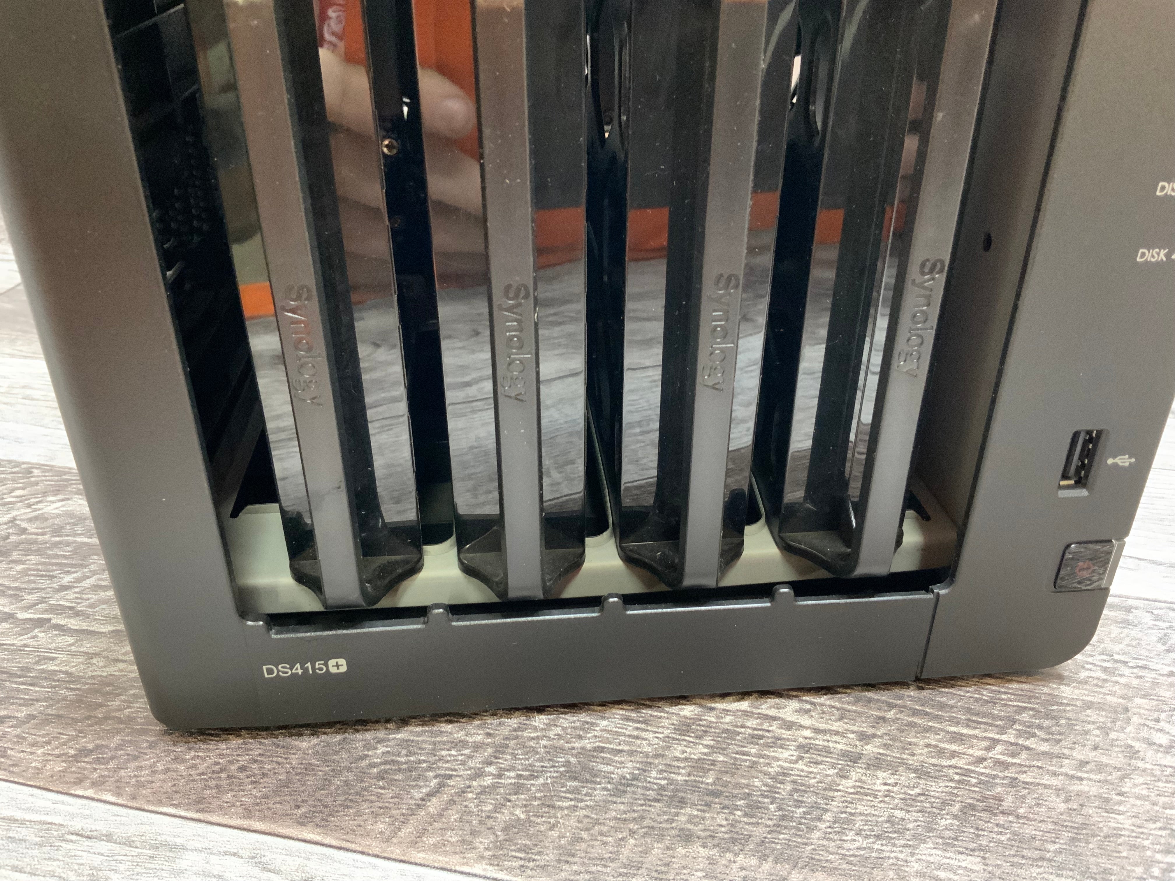 Synology DS415+ Diskstation 4-Bay, Diskless **FOR PARTS, AS IS, UNTESTED** (8095236194542)