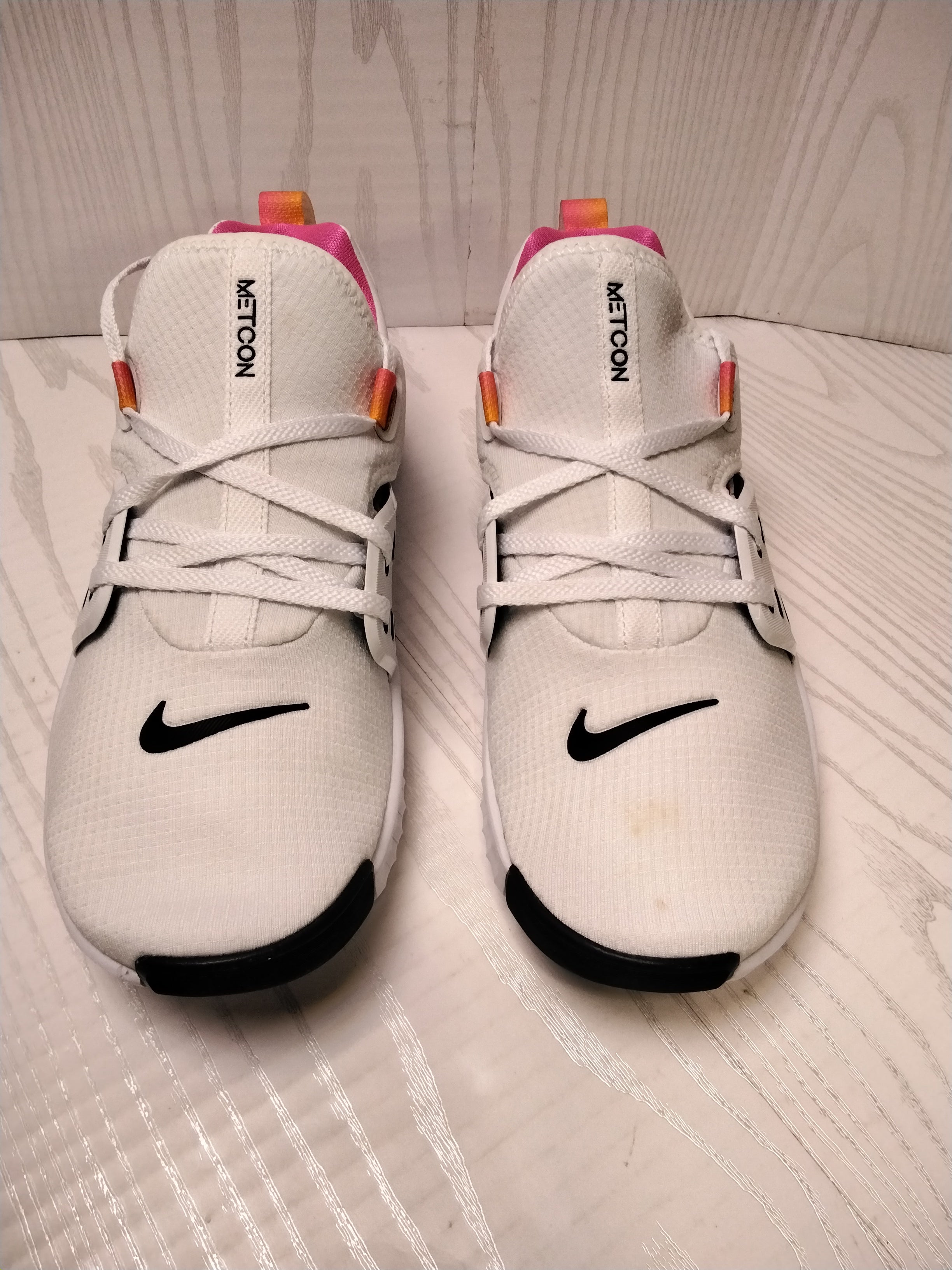 *NEW, PLEASE READ* Nike Metcon, Womens Size 7.5- White/Black-Laser Fushia (7763795607790)