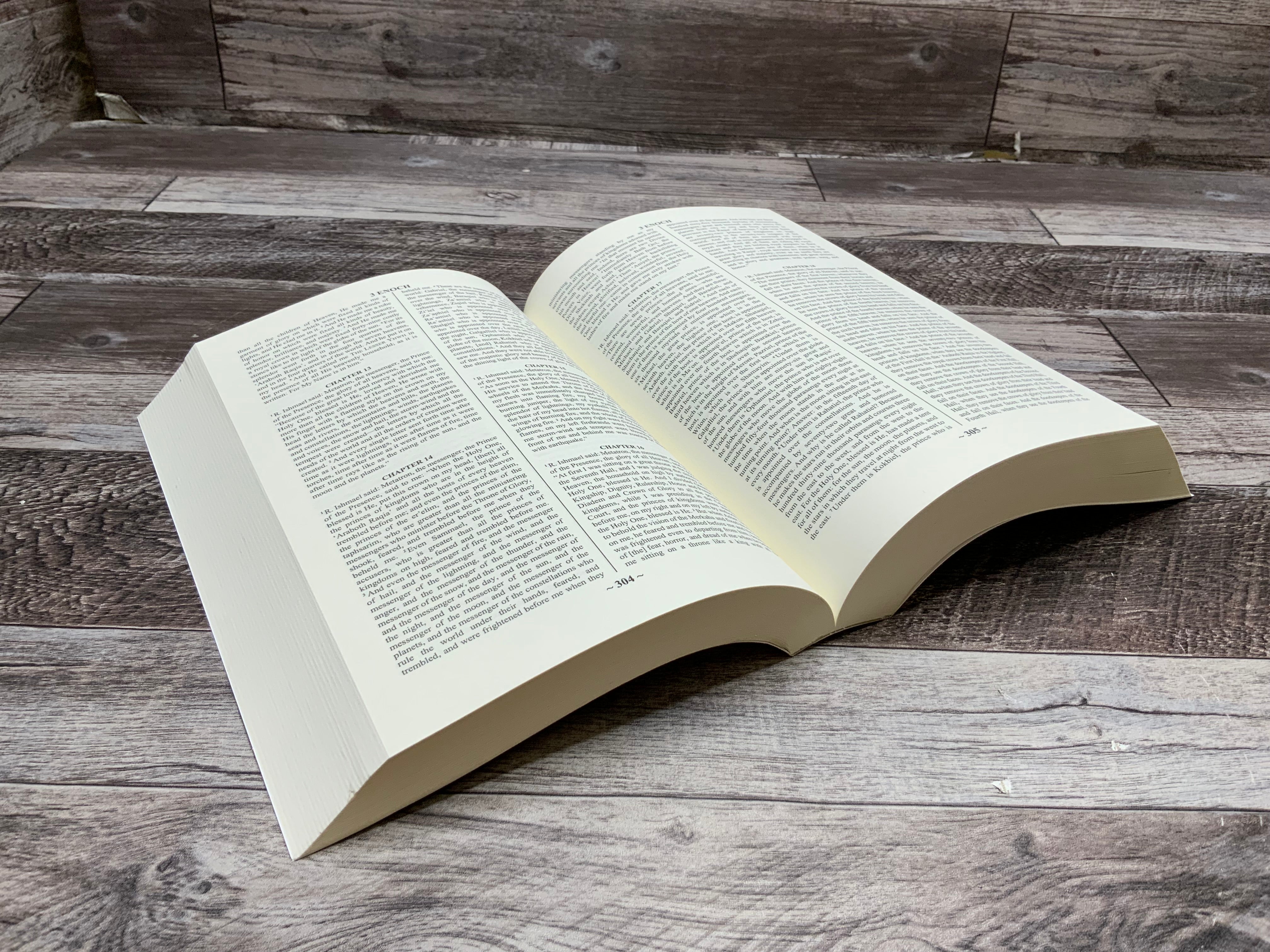 The Complete 54-Book Apocrypha: 2022 Edition With the Deuterocanon (8097775616238)