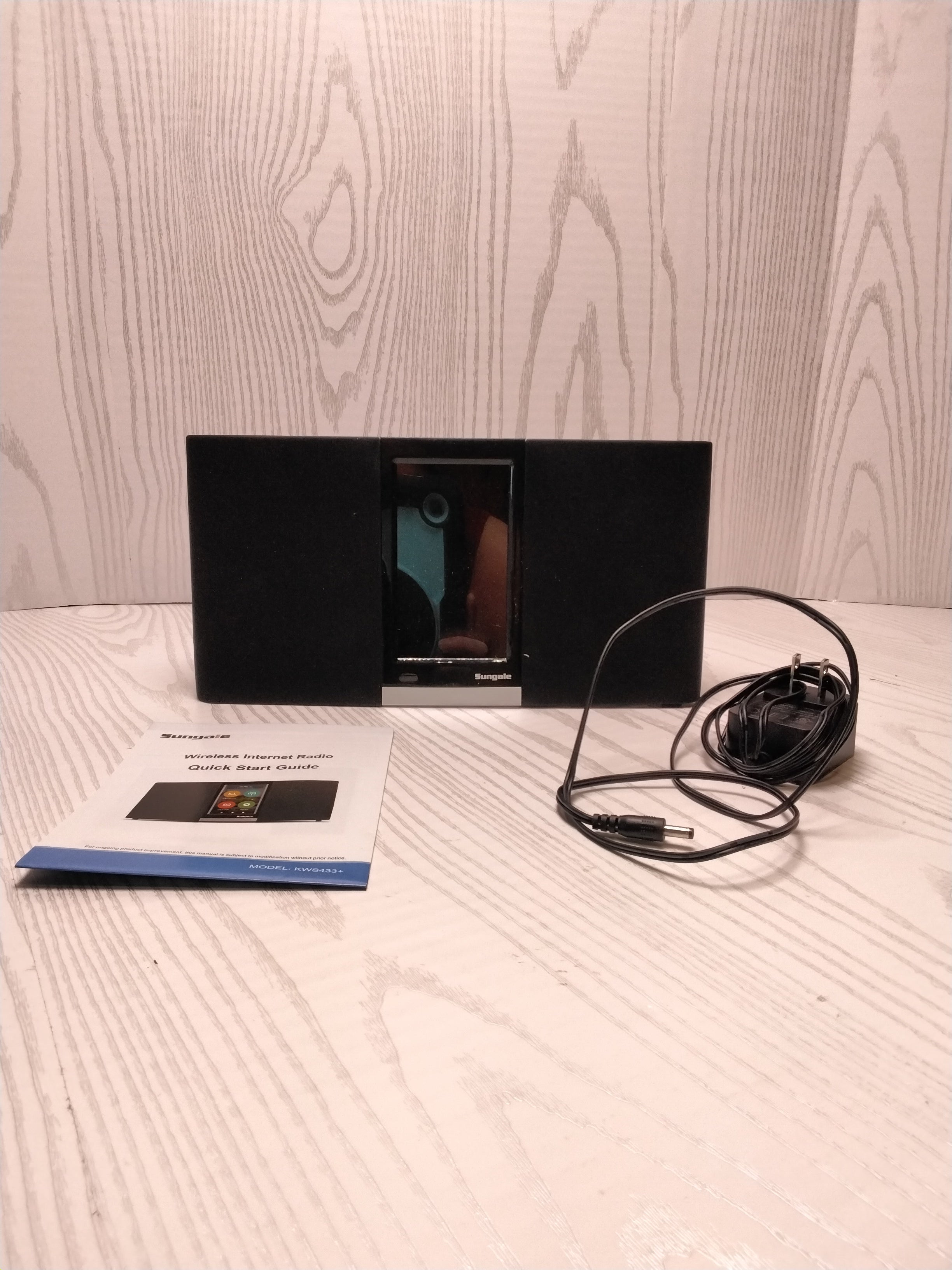 Sungale Wi-Fi Internet Radio with Touchscreen Navigation, Black, KWS433 (7704140611822)