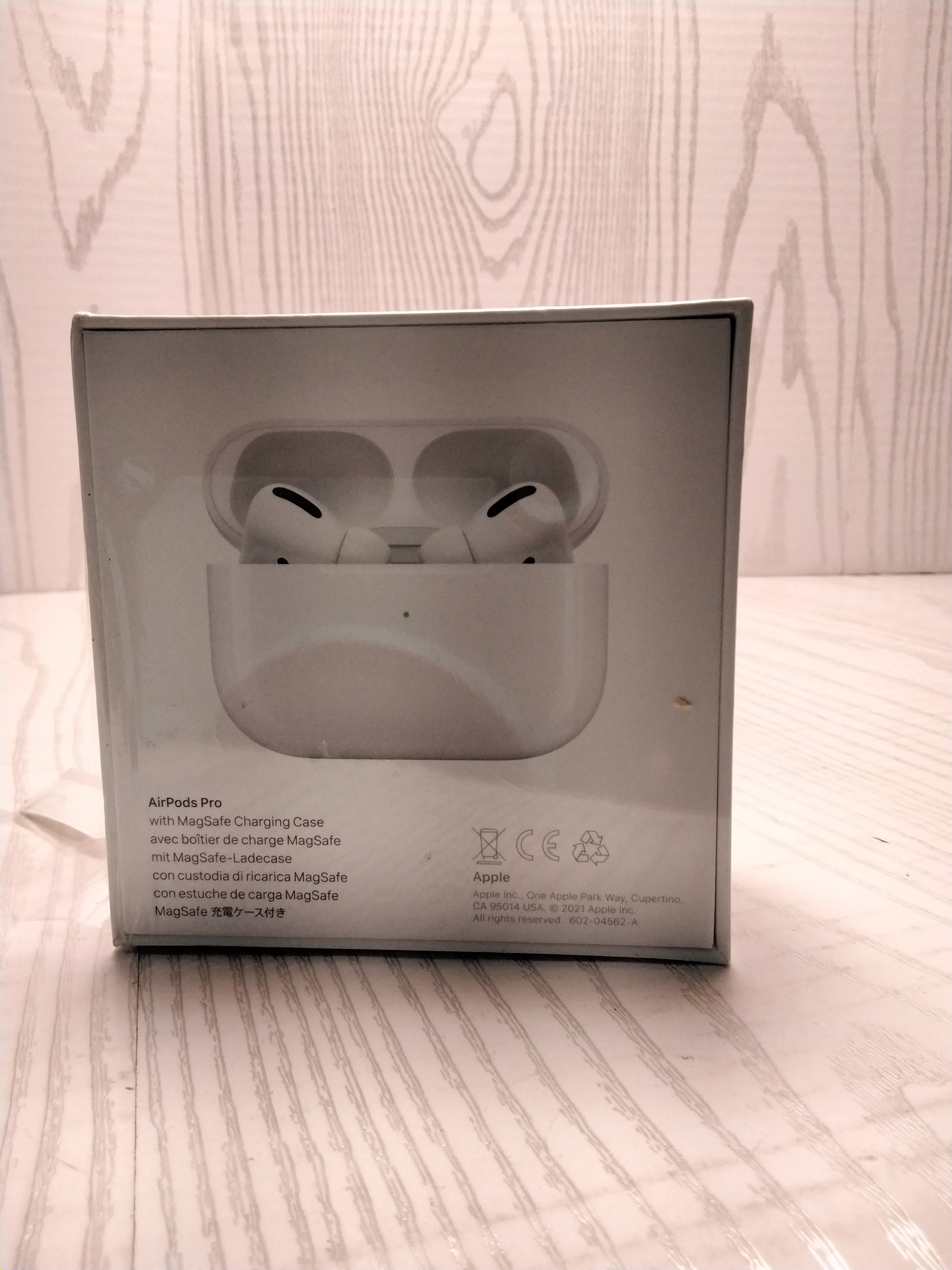 *NEW* Apple Airpods Pro with MagSafe Charging Case, White, MLWK3AM/A (7927707238638)