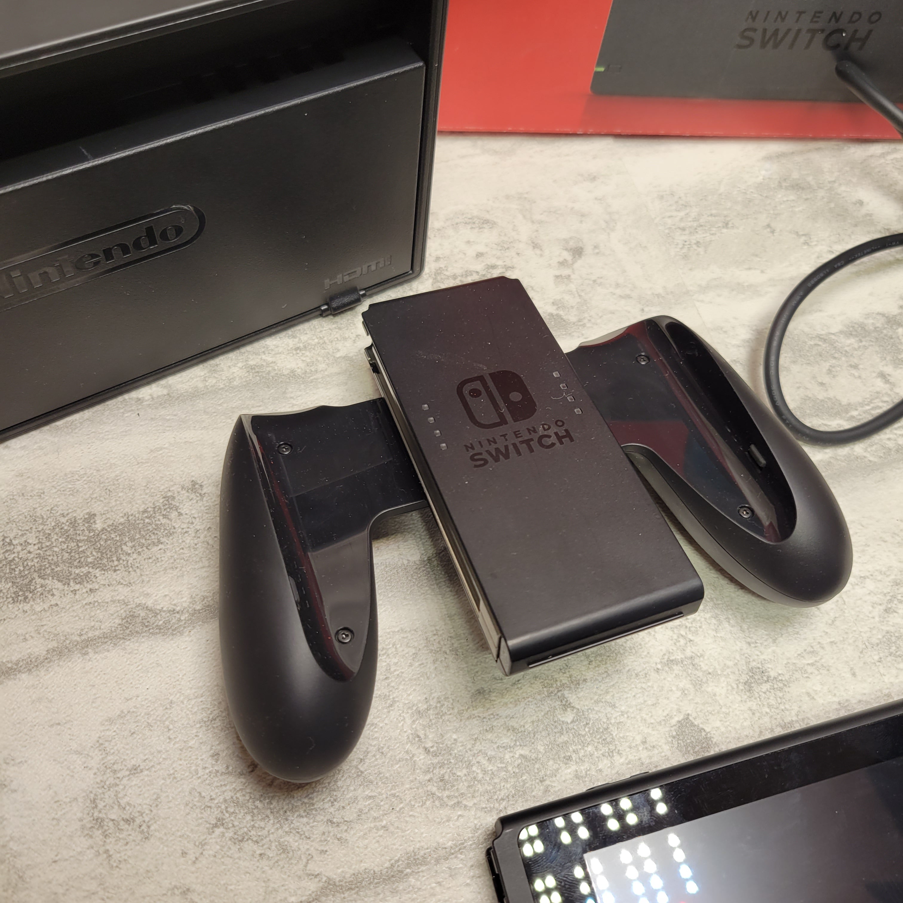 *NOT WORKING* Nintendo Switch with Gray Joy‑Con - HAC-001(-01) (7695878684910)