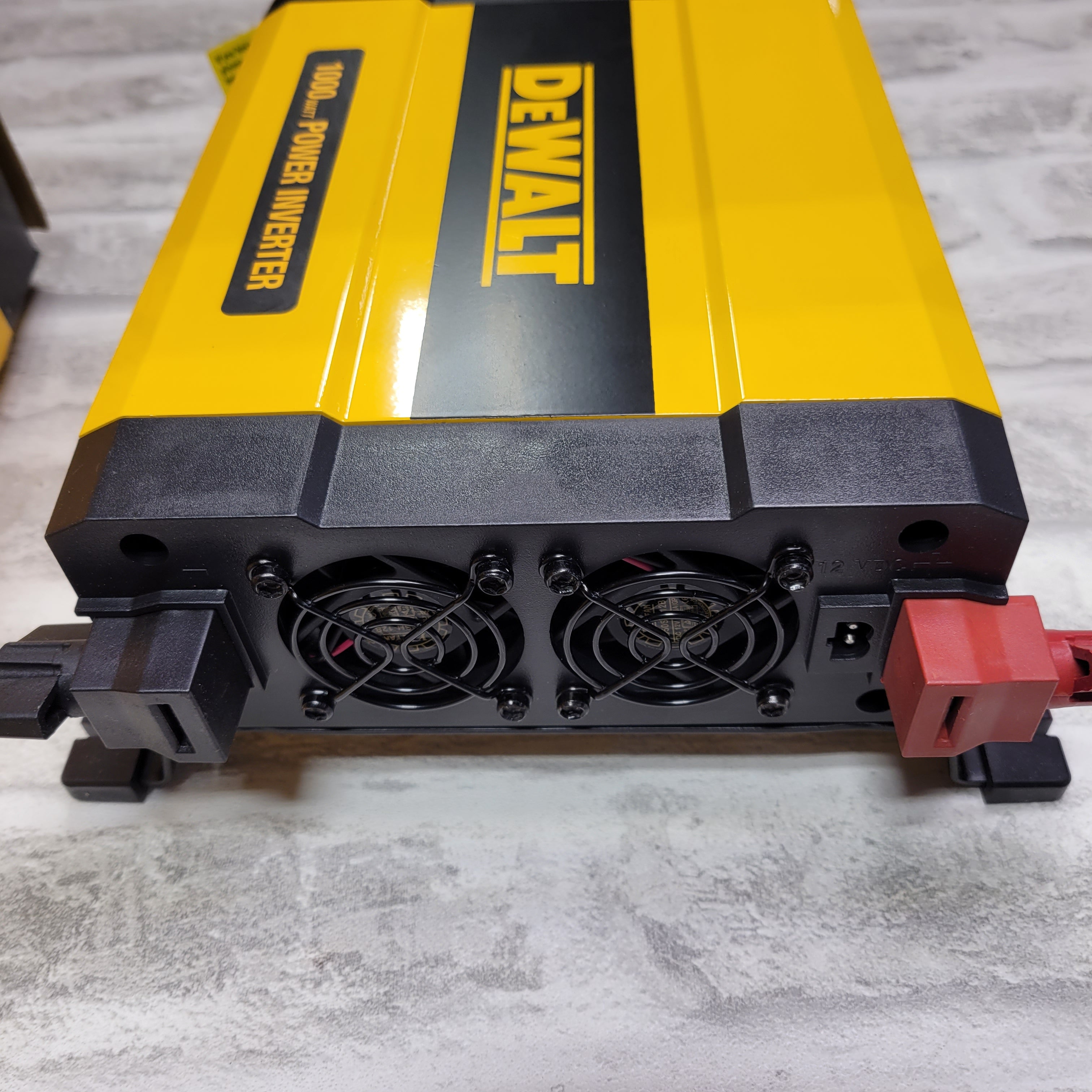 DEWALT DXAEPI1000 Power Inverter:120V AC Outlets, 3.1A USB Ports, Battery Clamps (7680613023982)