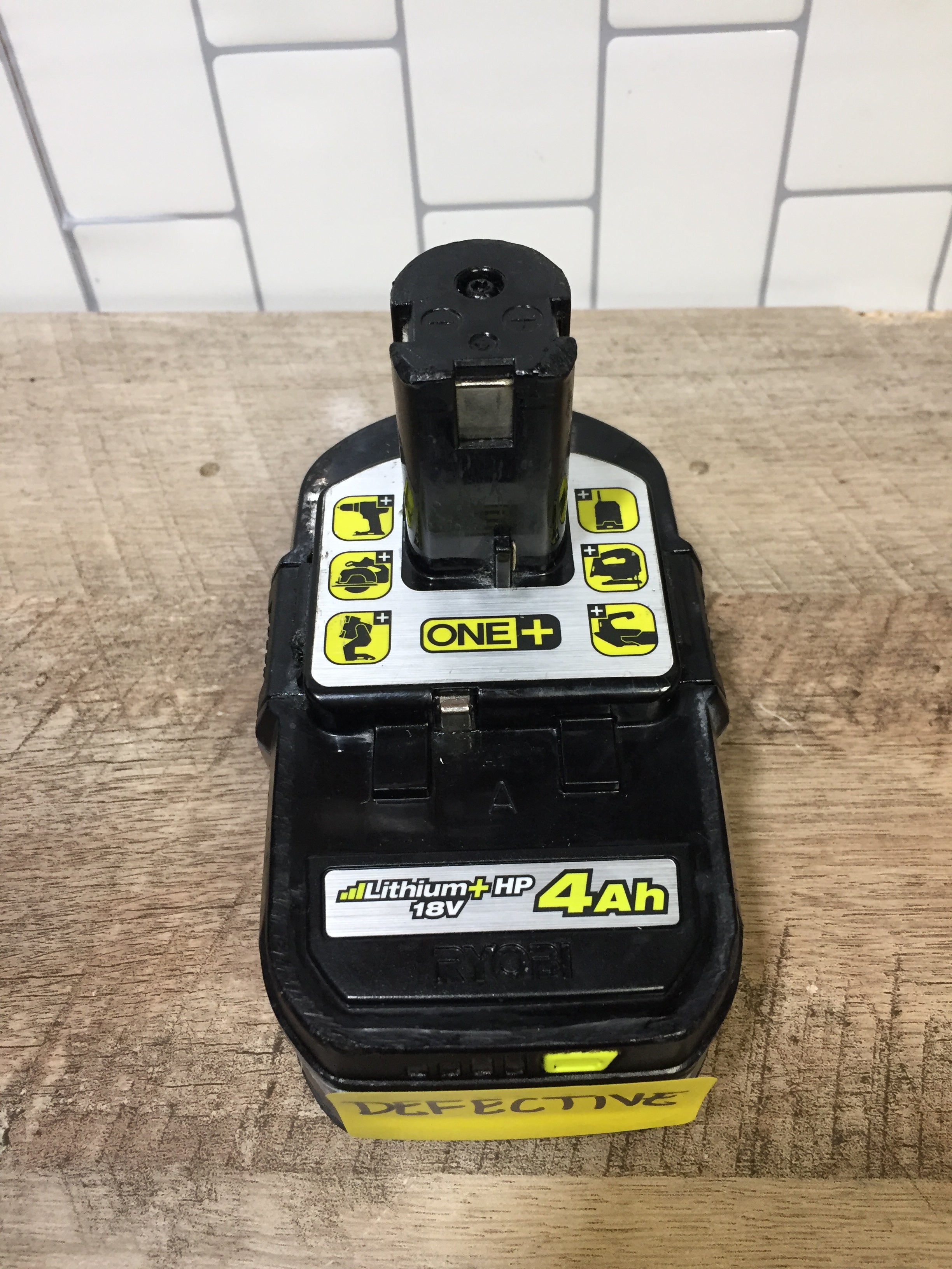 **PARTS ONLY** Genuine RYOBI P192 18V 4.0Ah Battery **DEFECTIVE** (7430710722798)
