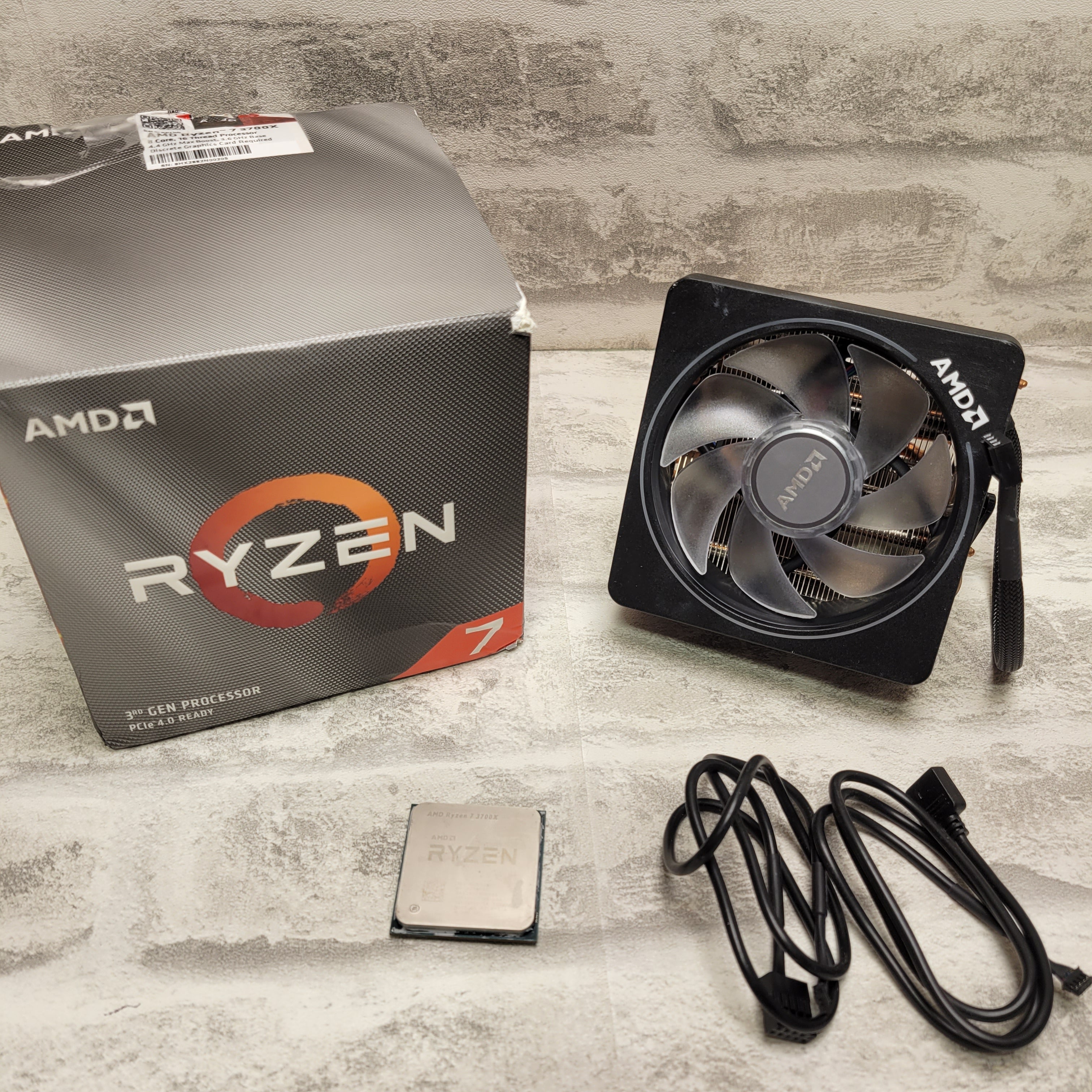 AMD Ryzen 7 3700X 8-Core, 16-Thread Unlocked Processor /Wraith Prism LED Cooler (7598889631982)