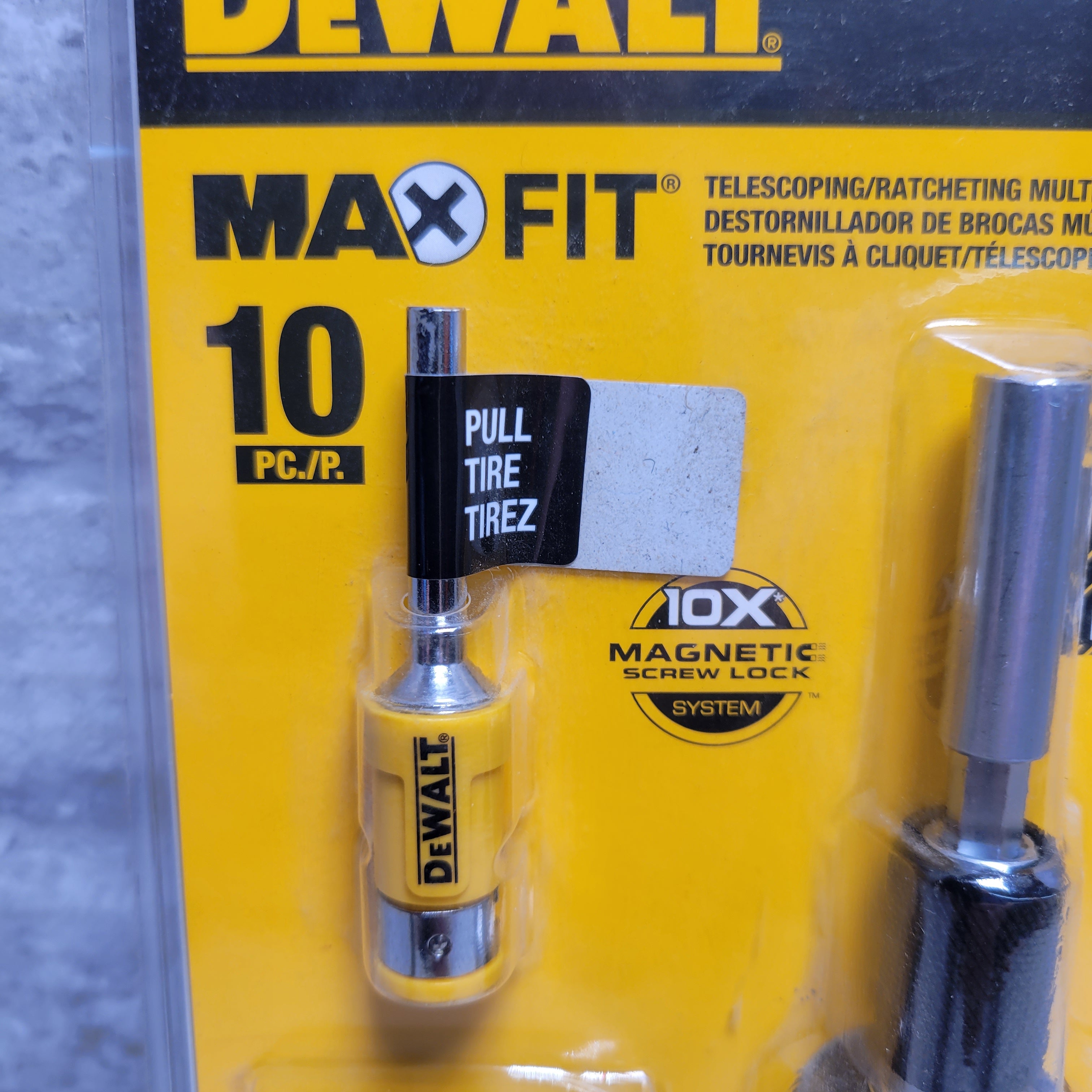DEWALT MAXFIT Telescoping Ratcheting MultiBit Screwdriver