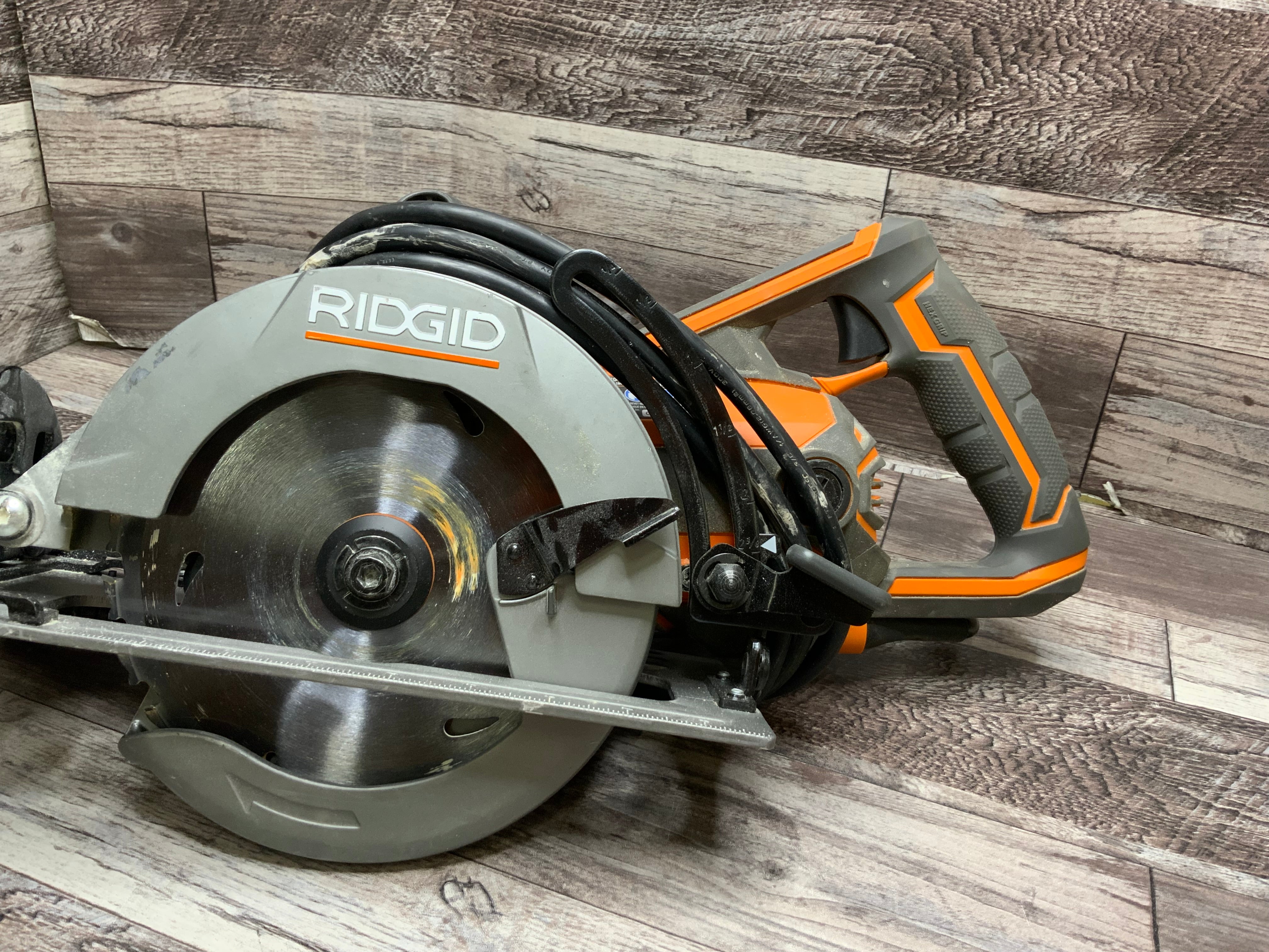 Ridgid R32104 THRUCOOL 71/4 in. Worm Drive Circular Saw