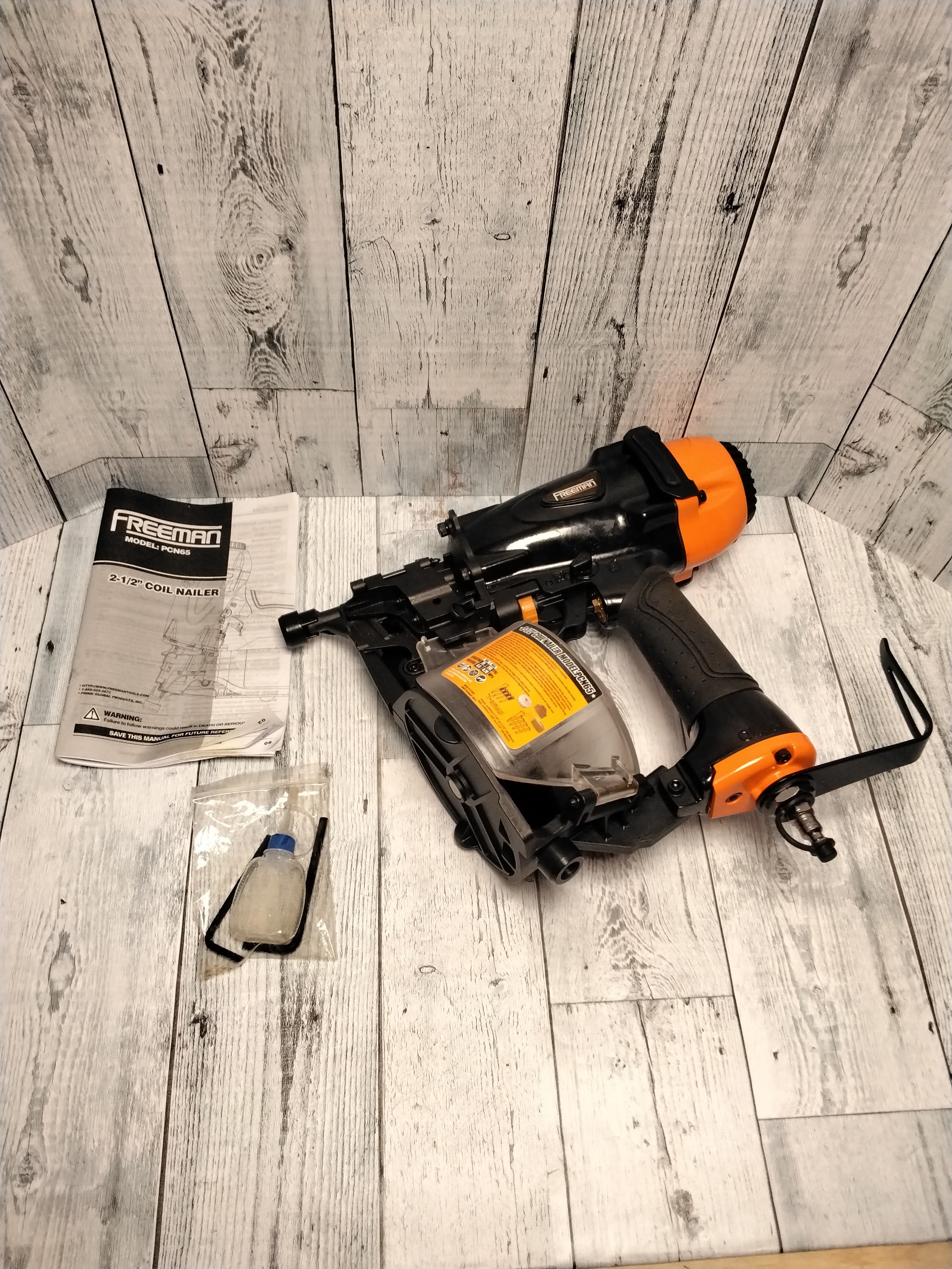 Freeman Coil Siding Fencing Nailer Ergonomic & Lightweight Pneumatic N